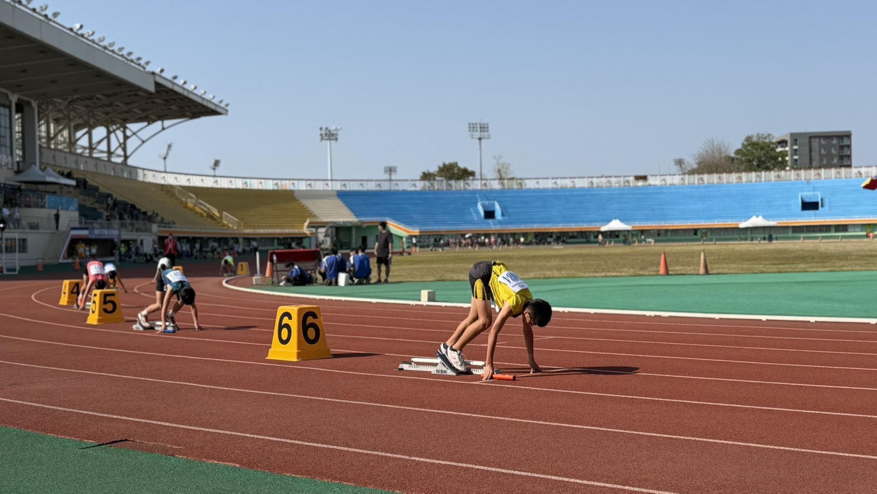 青春活力點燃賽場 臺南國小田徑錦標賽登場