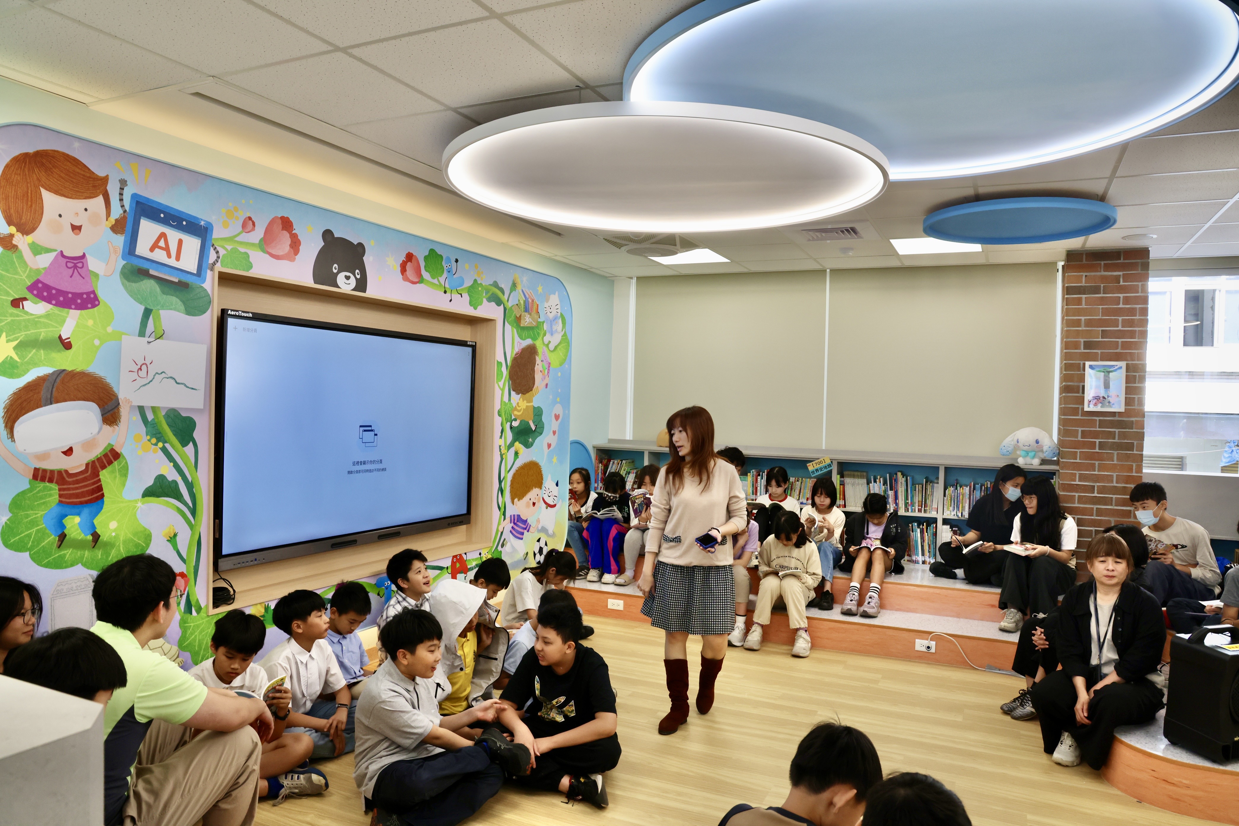 成功國小喜迎玉山圖書館進駐  黃偉哲感謝企業公私協力打造閱讀城市