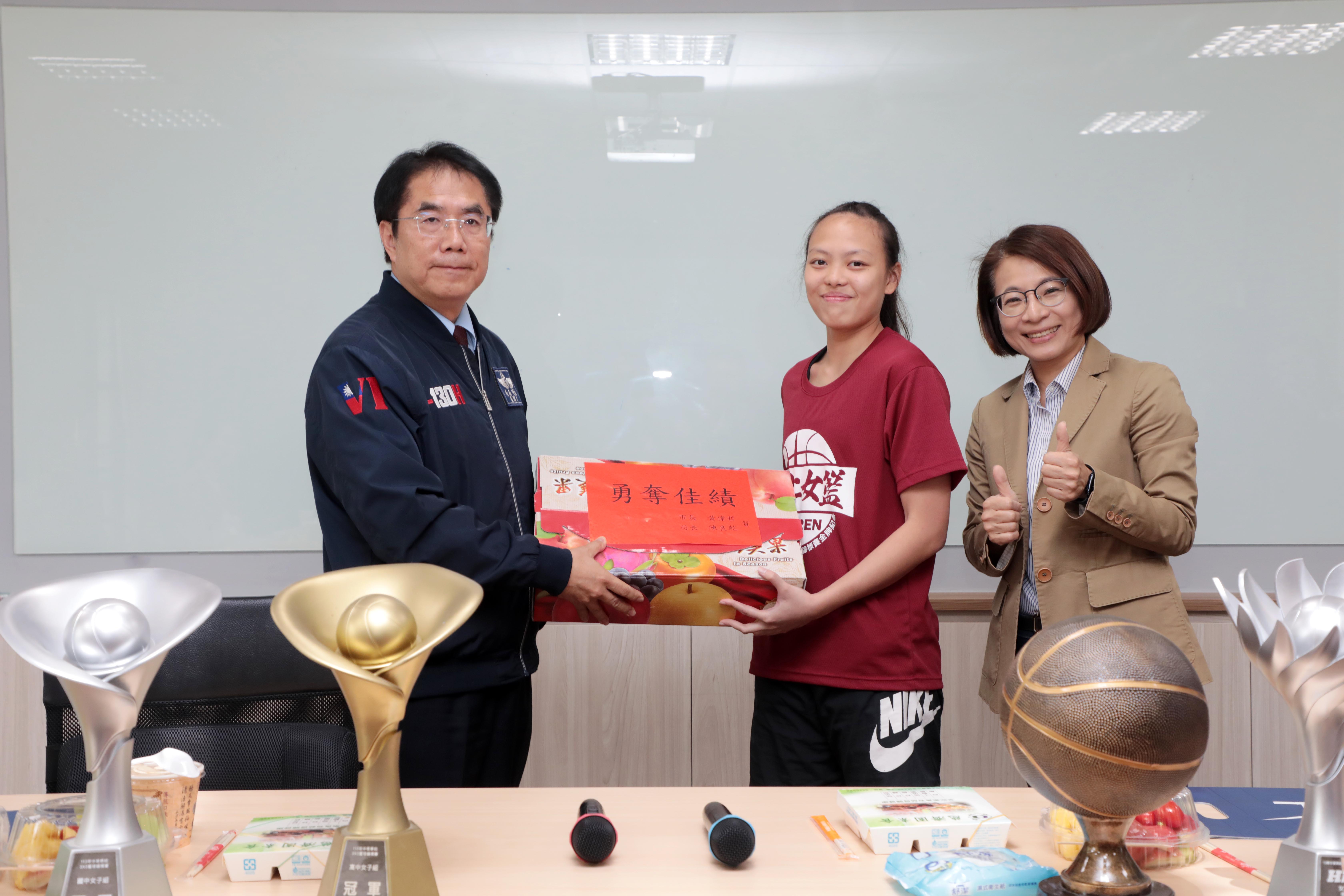 永仁女籃HBL挺進四強 黃偉哲慰勉期許佳績