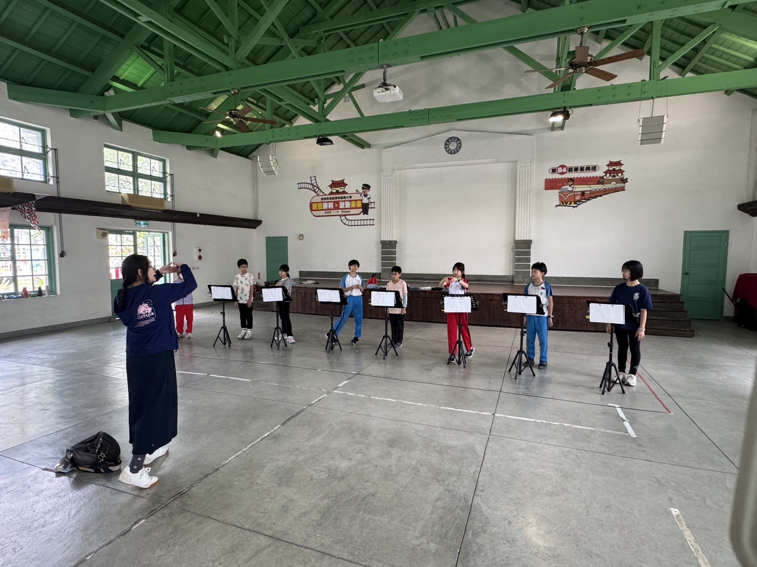 臺南國小英語讀劇展創意　鏟子超人、虱目魚文化入題奪特優