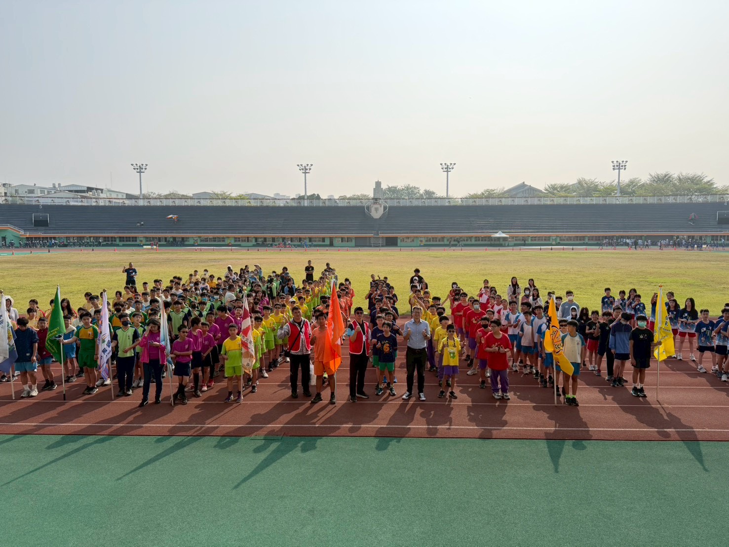 臺南市班際接力對抗賽燃起青春  千名選手齊聚展現團隊精神