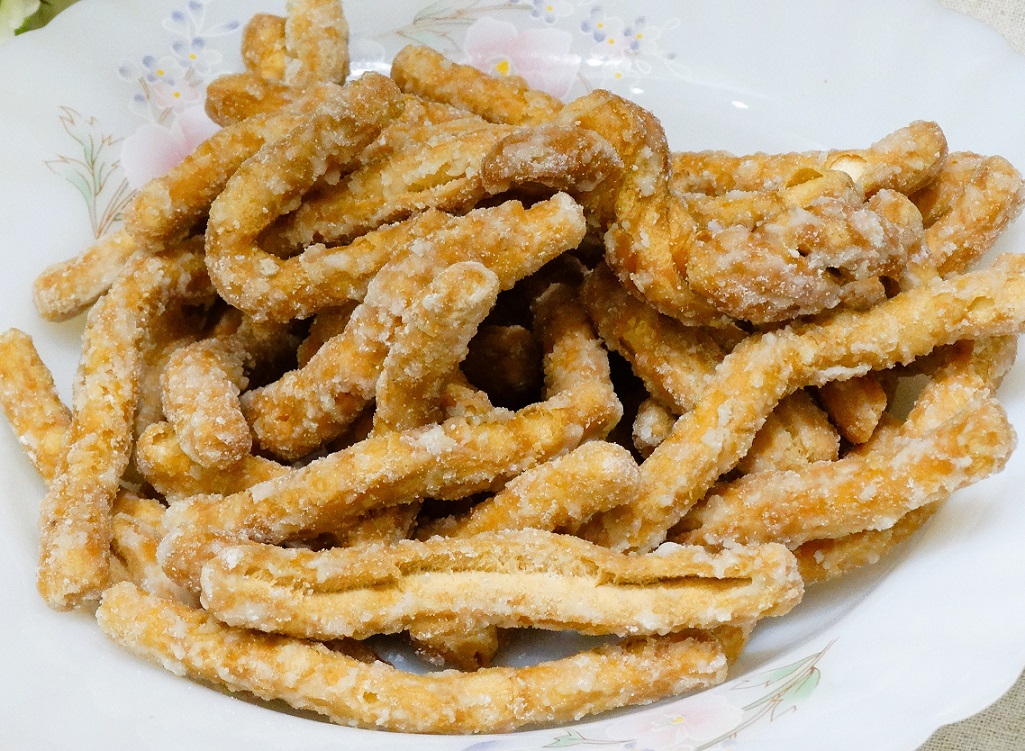 「鹹甜引路臺南味」水仙宮市場人氣名店「寶來香餅舖」，鳳片、蒜茸枝、餅粒仔古早味點心不容錯過