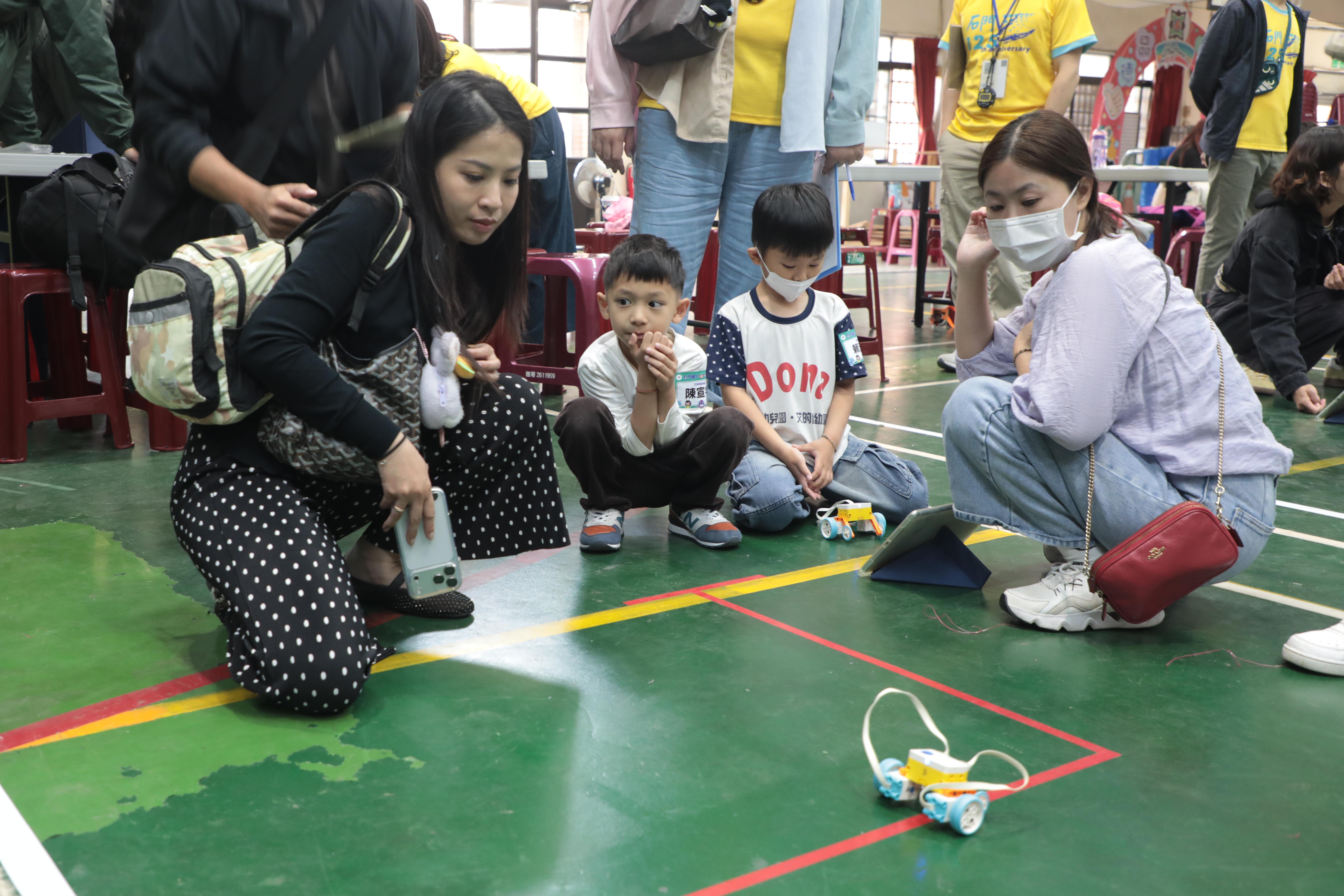 第二屆議長盃機器人邀請賽登場  黃偉哲鼓勵學子跨域學習培養科技競爭力