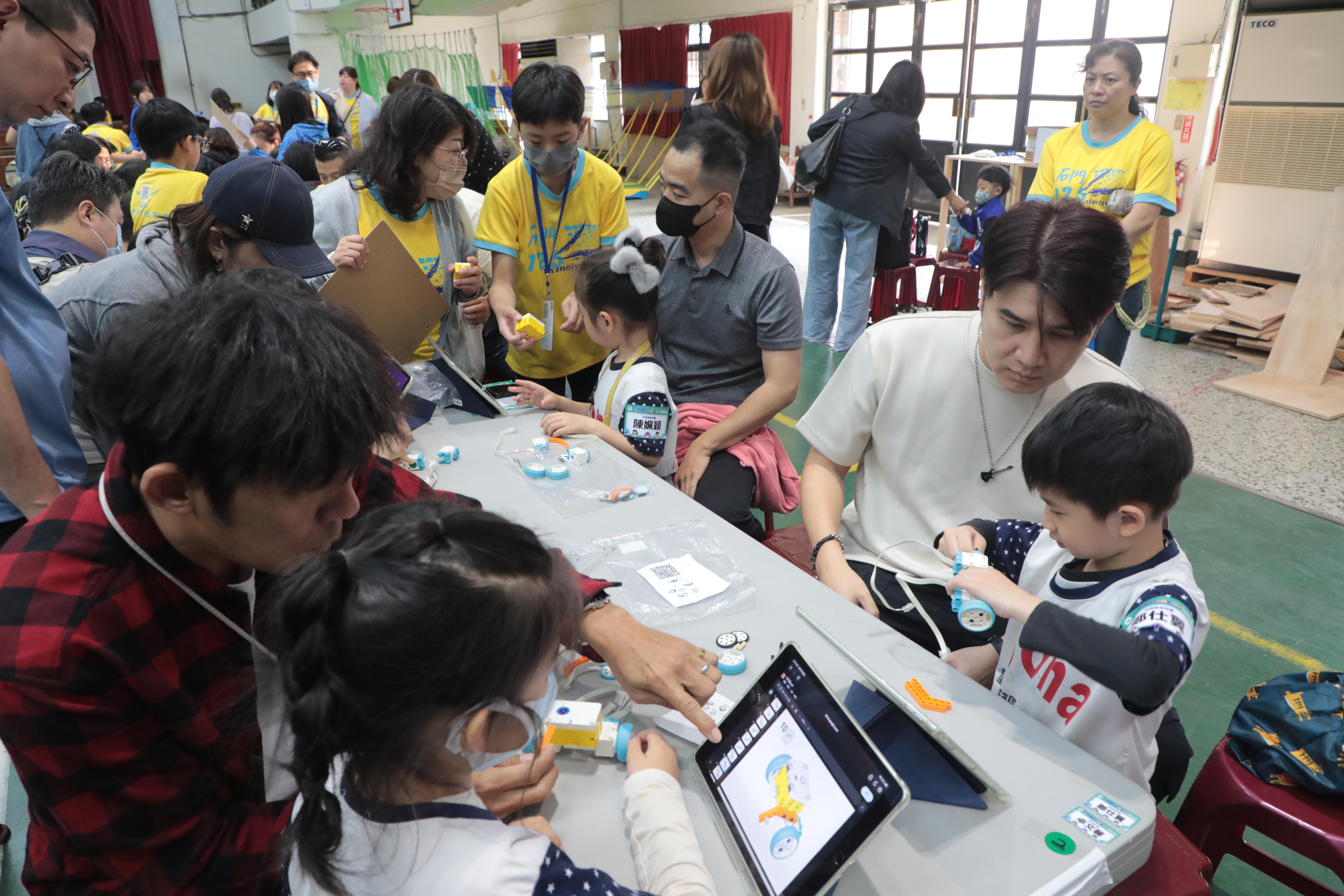 第二屆議長盃機器人邀請賽登場  黃偉哲鼓勵學子跨域學習培養科技競爭力