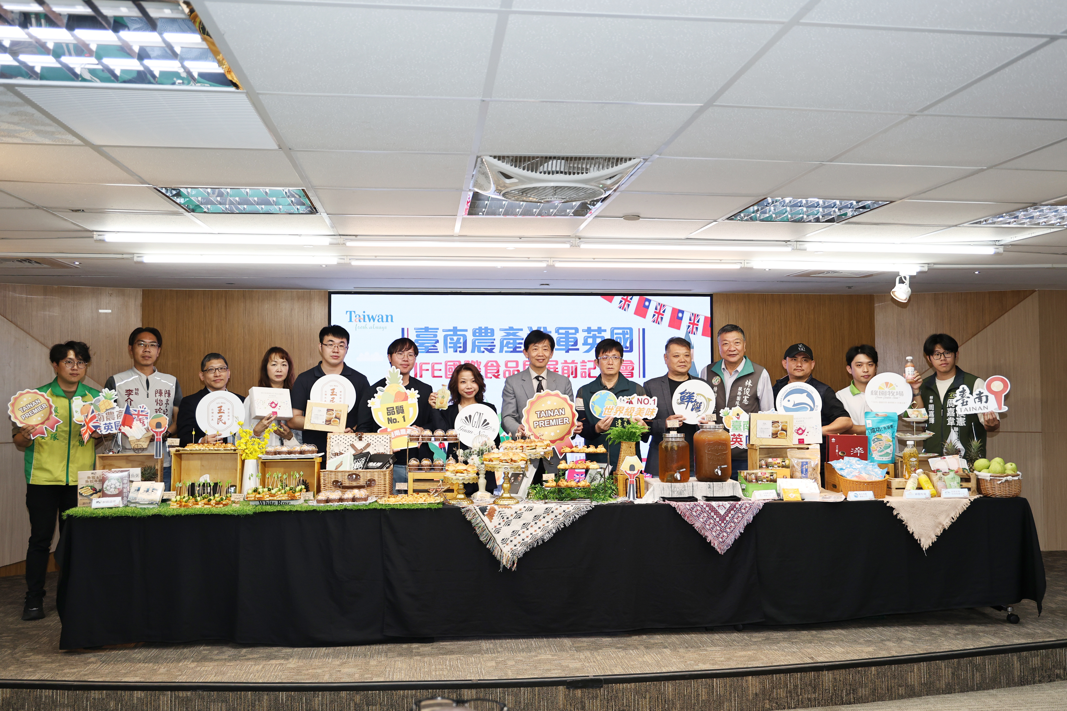 黃偉哲推廣台南農漁產外銷再下一城  台南館首登英國食品展