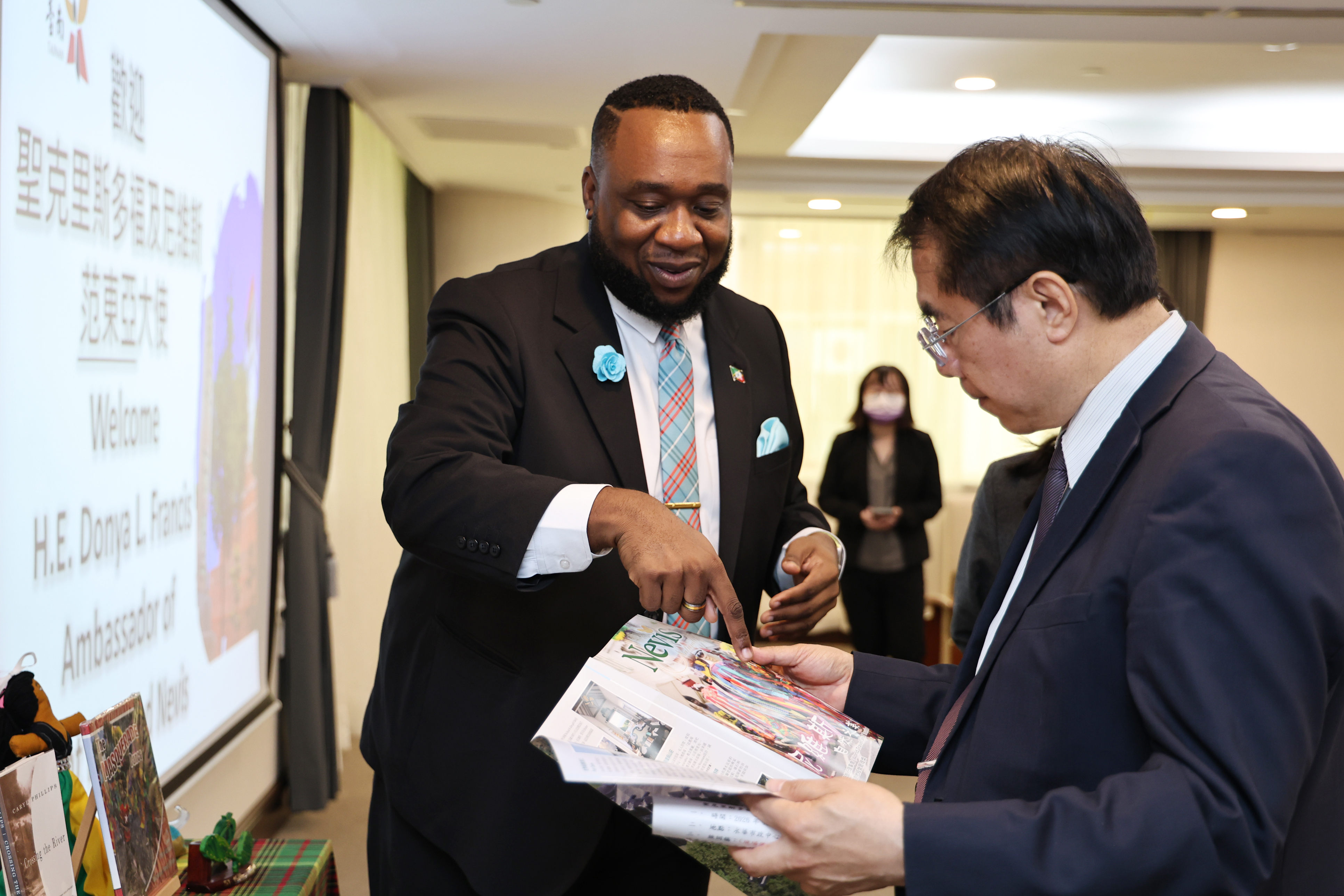 聖克里斯多福及尼維斯贈書台南市圖 以閱讀為橋梁深化兩地文化交流