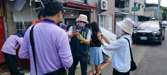 風災後接連高溫,病媒蚊指數飆高,黃偉哲市長請民衆每週巡視住家環境,倒除積水別養蚊!