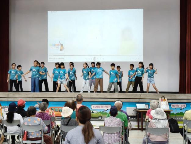 木瓜香、音樂響、沁涼涼~山上社區幸福滿場!