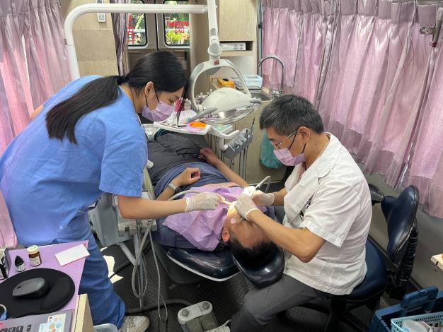 守護無牙醫地長者口腔健康 &nbsp;南市衛生局結合健保署 持續辦理偏鄉巡迴口腔服務