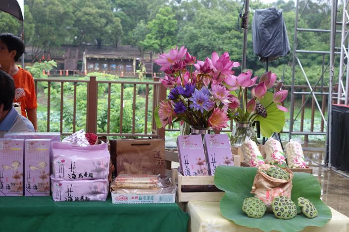 蓮花及蓮子產品展示攤位