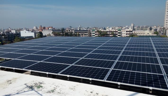 積極落實陽光公舍，安平區公所完成臺南市太陽光電2年期計畫，設置容量達70KW