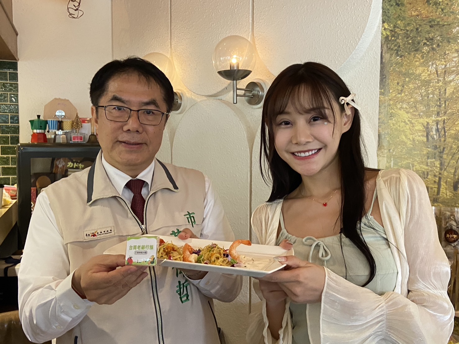 市長黃偉哲邀請美食網紅泡芙大啖臺南芒果美味無法擋