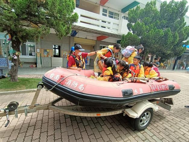 南市教育局辦理校園颱洪防汛示範觀摩演練
