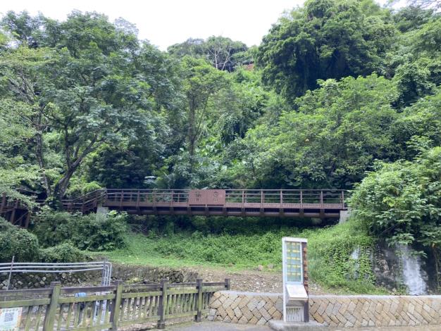寶泉露頭上方木棧步道修復改建為鋼構橋-2