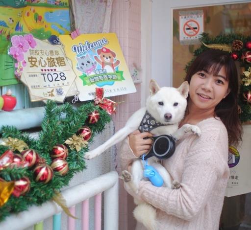 圖1、民宿設置臺南市寵物友善空間標章，讓寵物跟飼主安心住宿。