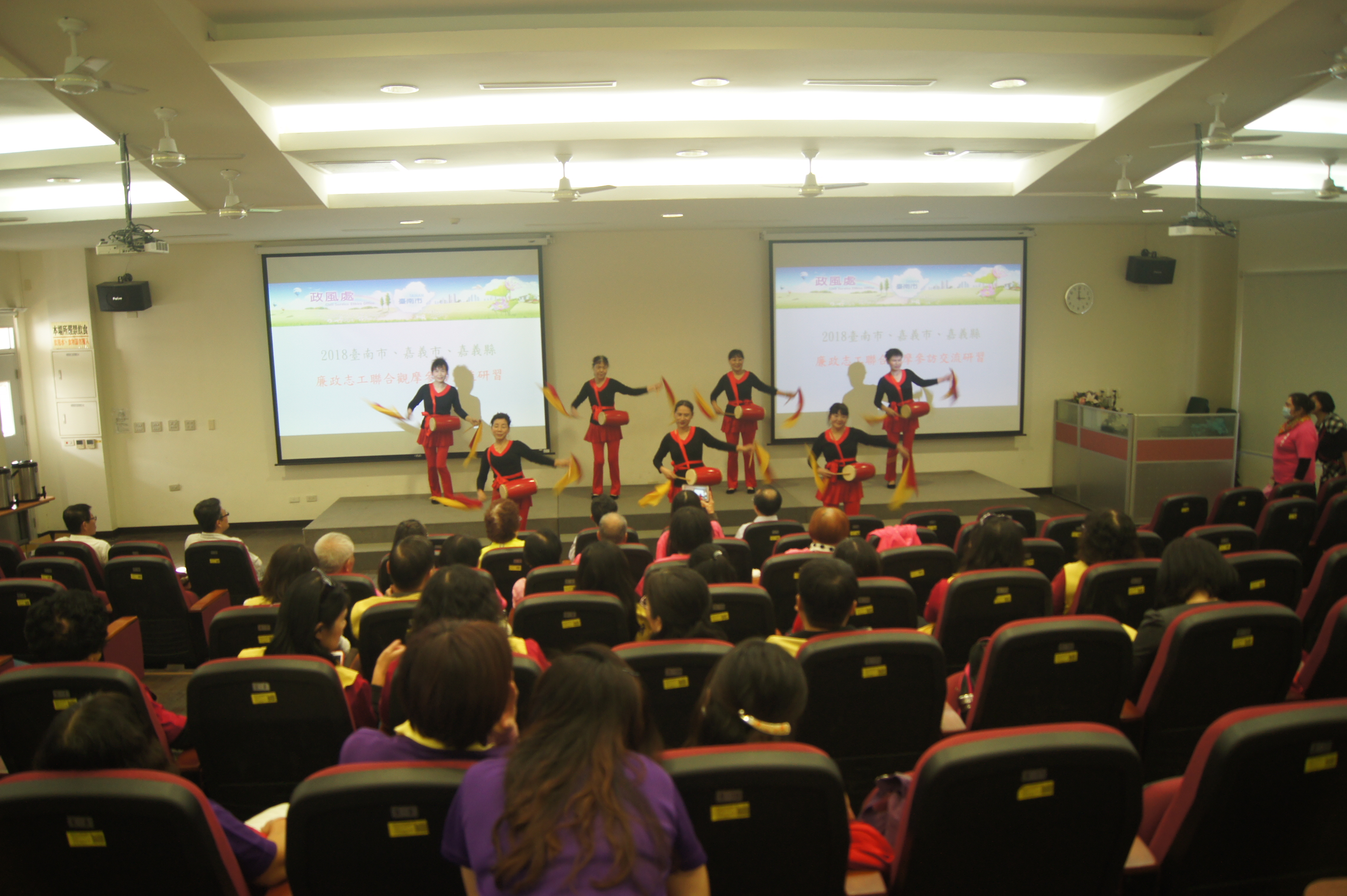 臺南市廉政志工隊推出精彩舞蹈表演 臺南市廉政志工隊推出精彩舞蹈表演