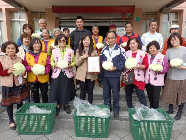 生展生物科技股份有限公司經理朱芳瑗發起社區據點共餐送暖關懷活動