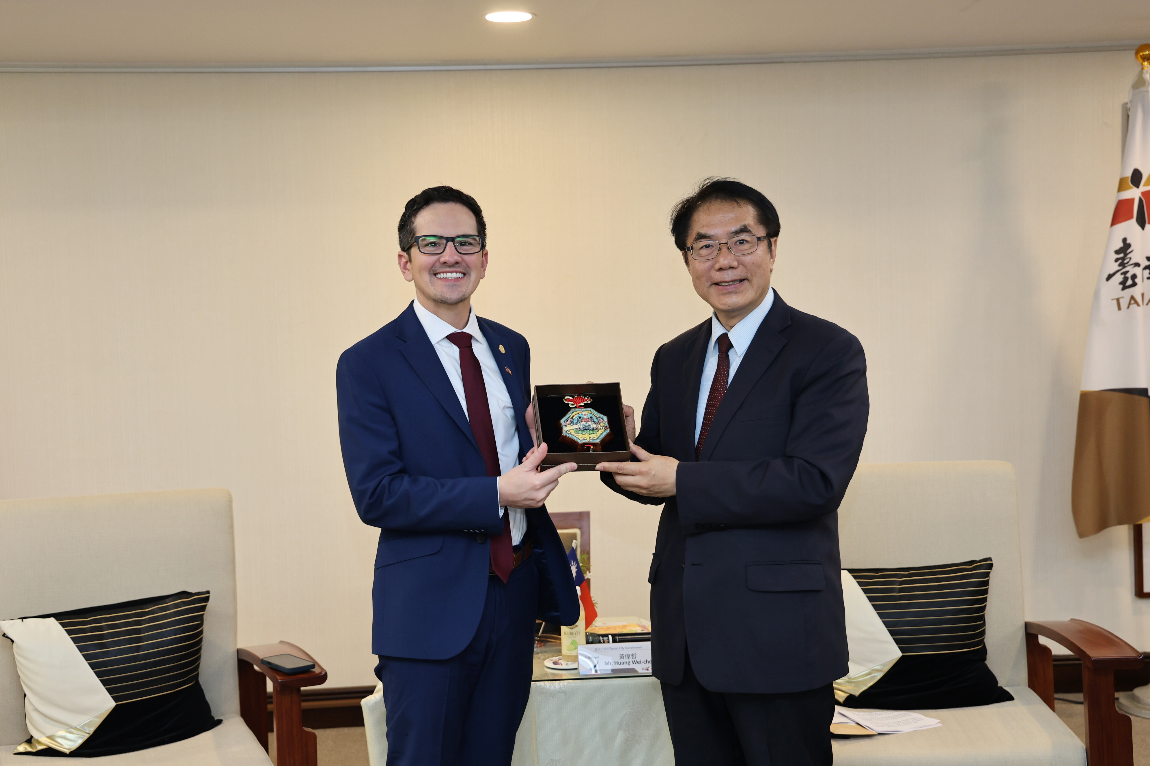 美國各州政界青年領袖訪問台南 與黃偉哲共討地方治理經驗