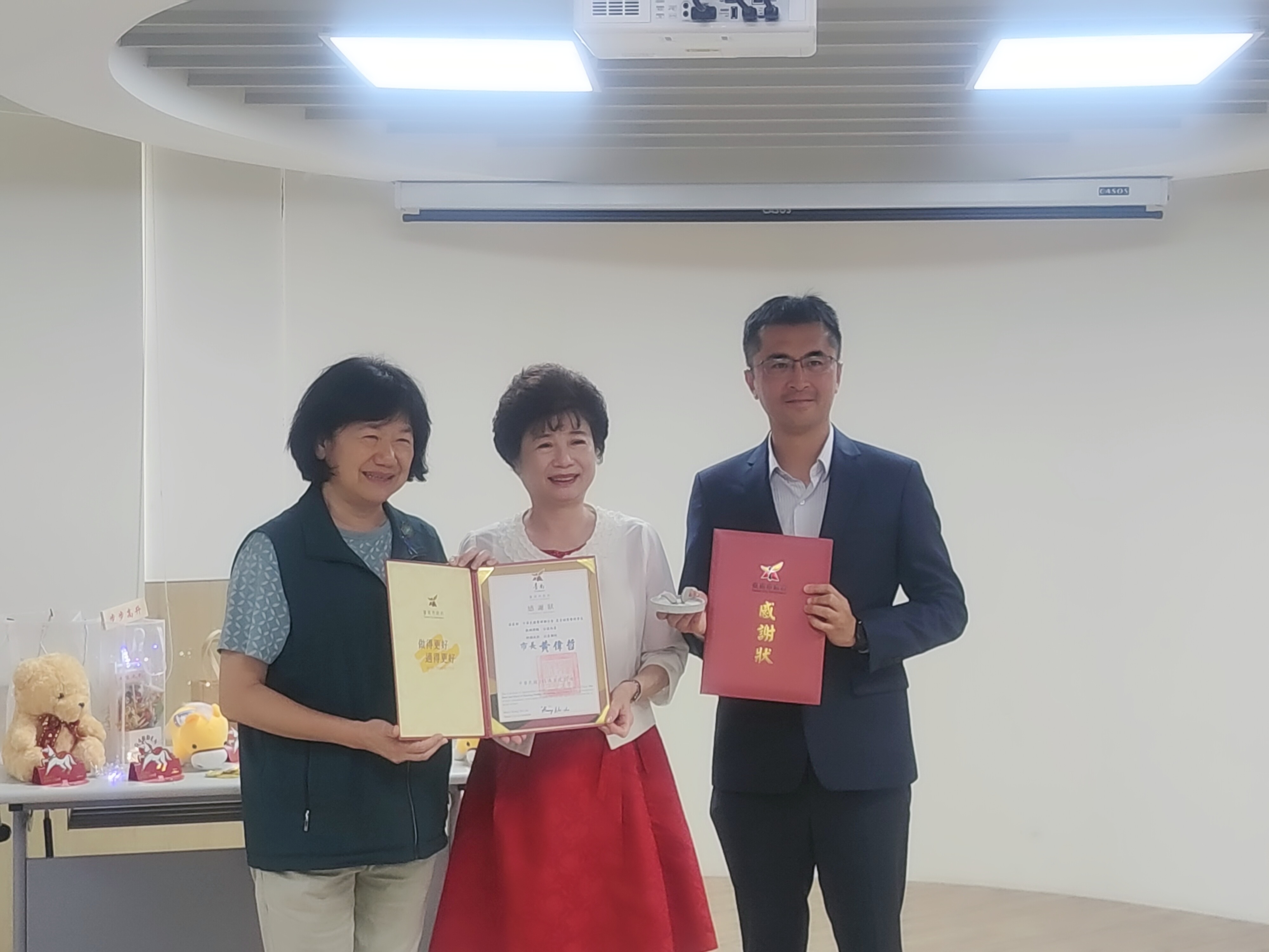 捐贈南市2百萬元助聽器嘉惠全體市民 黃偉哲感謝科林公司共同守護聽力障礙者健康