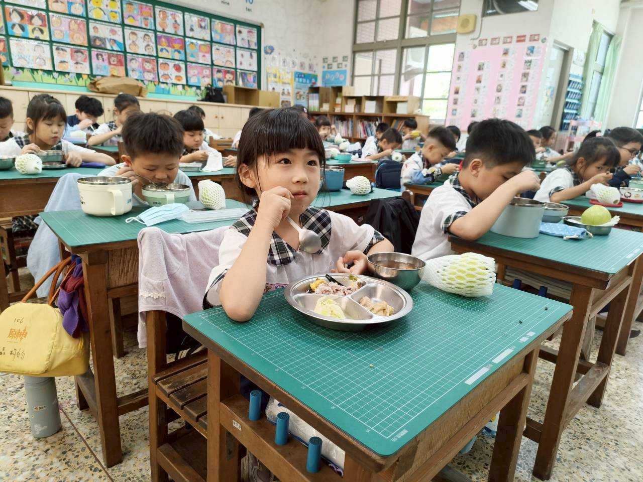 一鏟一笑挖出節氣美味 南市永康國小食農體驗 從產地到餐桌認識地瓜