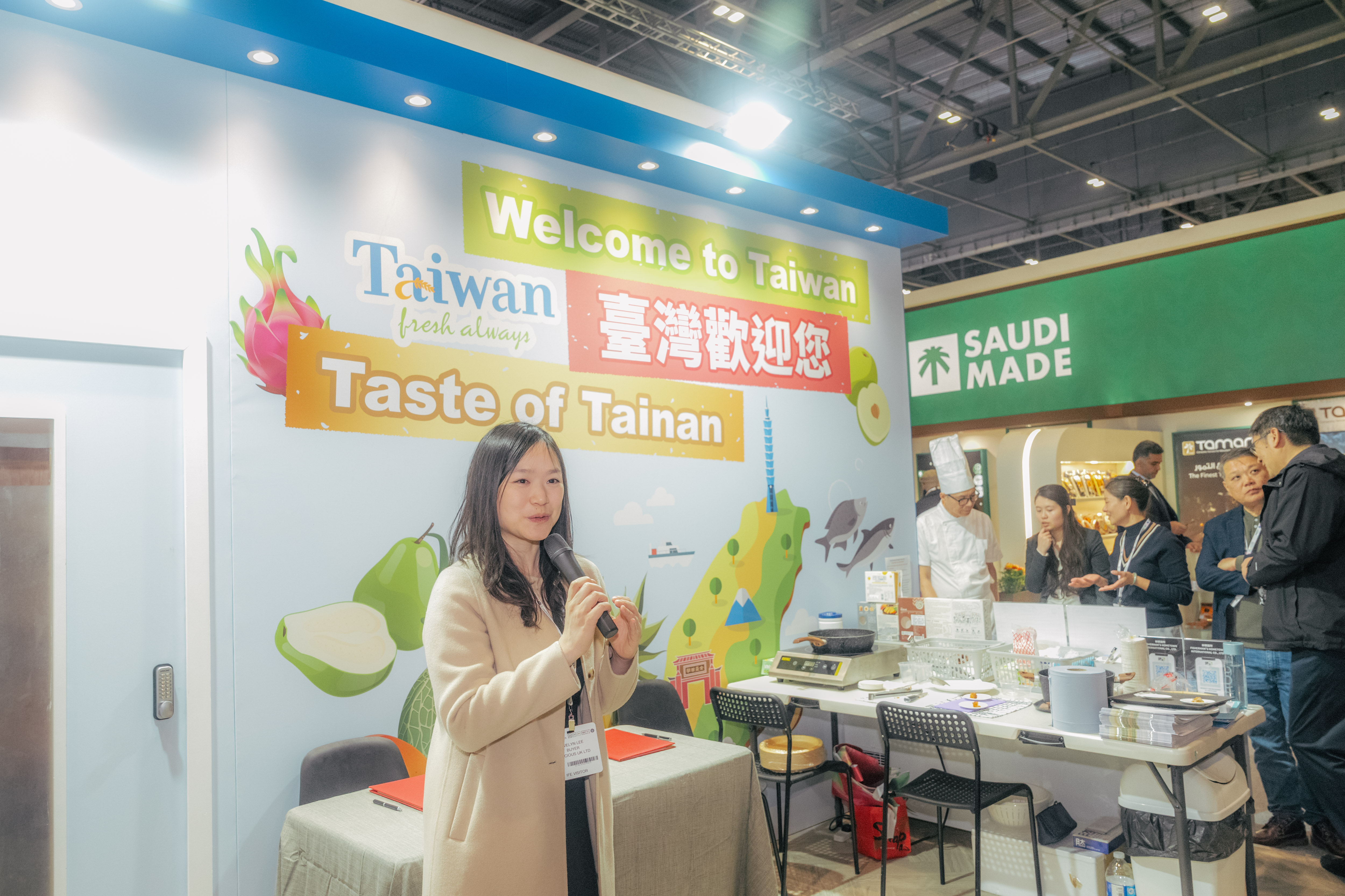 黃偉哲四天來回快閃倫敦 率台南隊進軍英國食品展