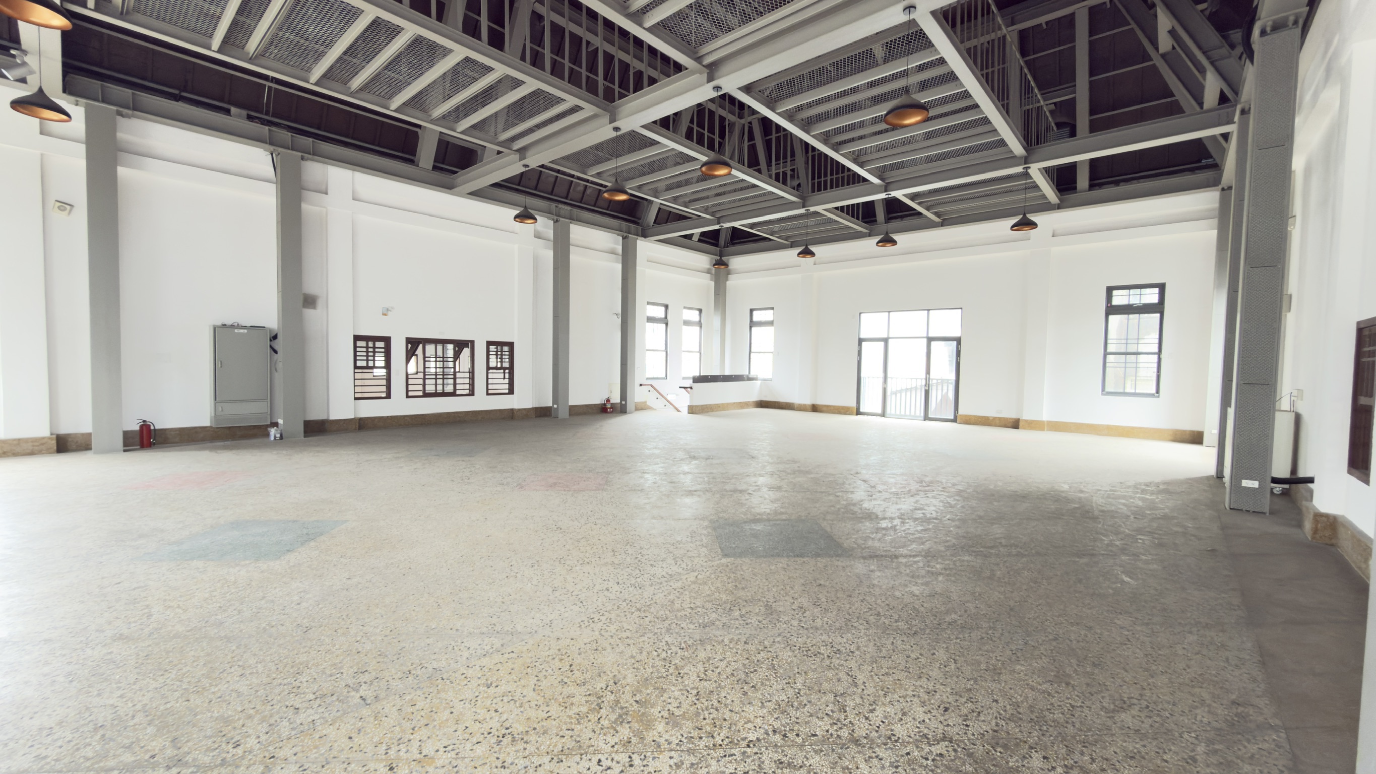 hahababy香蕉倉庫快閃店進駐西市場，帶動人潮湧入百年歷史市場，台南市府啟動古蹟二樓招商計畫