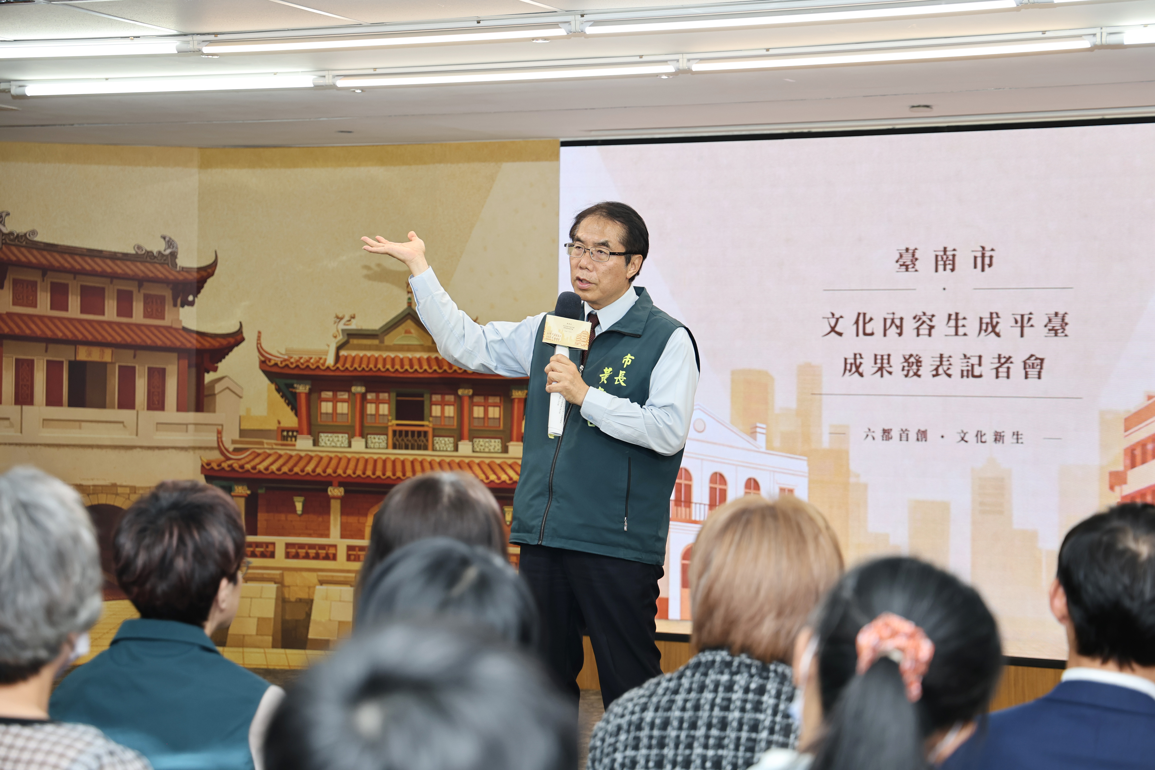 六都首創！黃偉哲推AI文化內容生成平台  匯聚萬張老照片訓練專屬模型