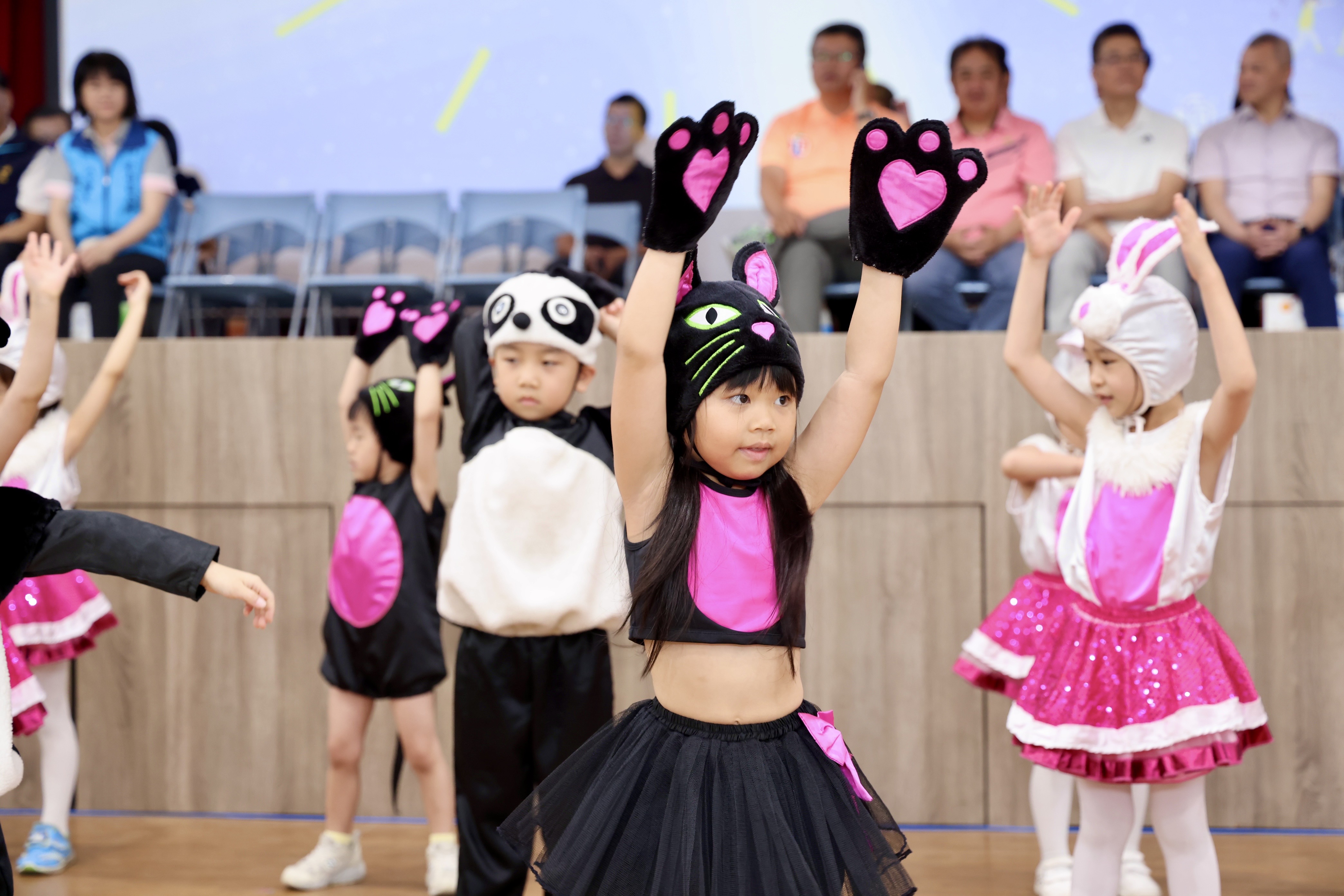 九份子國中小五周年校慶大玩「戶外探索」黃偉哲親臨獻祝福