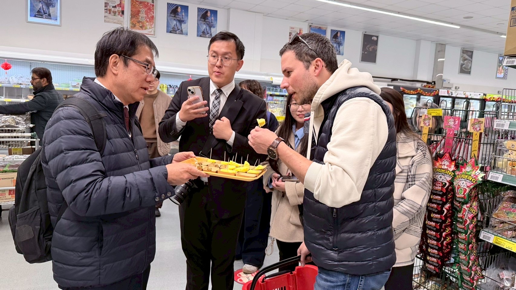 黃偉哲赴英拓銷農特產品 結合駐英代表處與僑界助力擴大市場