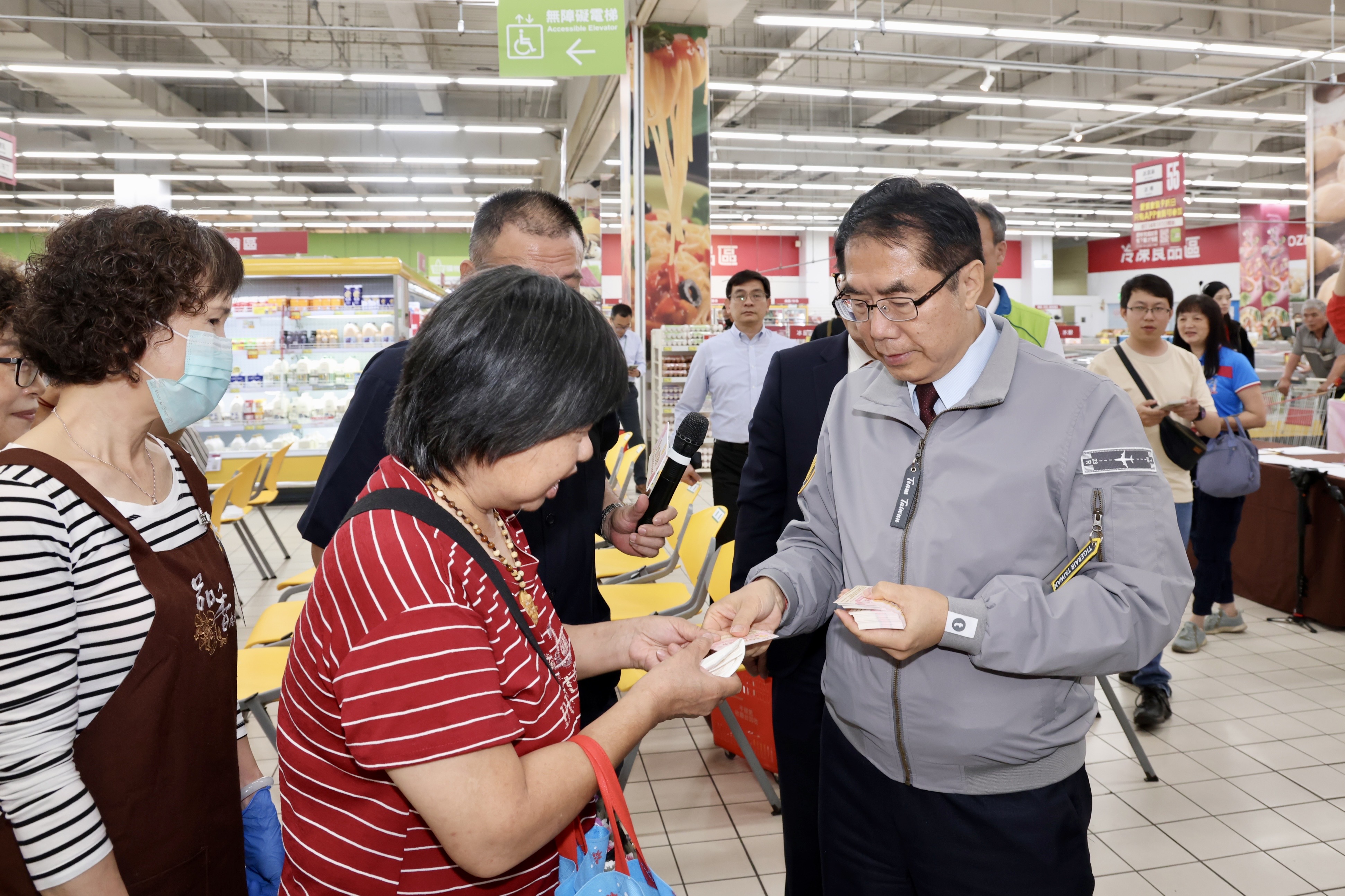 迎清明連假 台南優質農產展售在台中登場 黃偉哲邀您品嚐台南好滋味