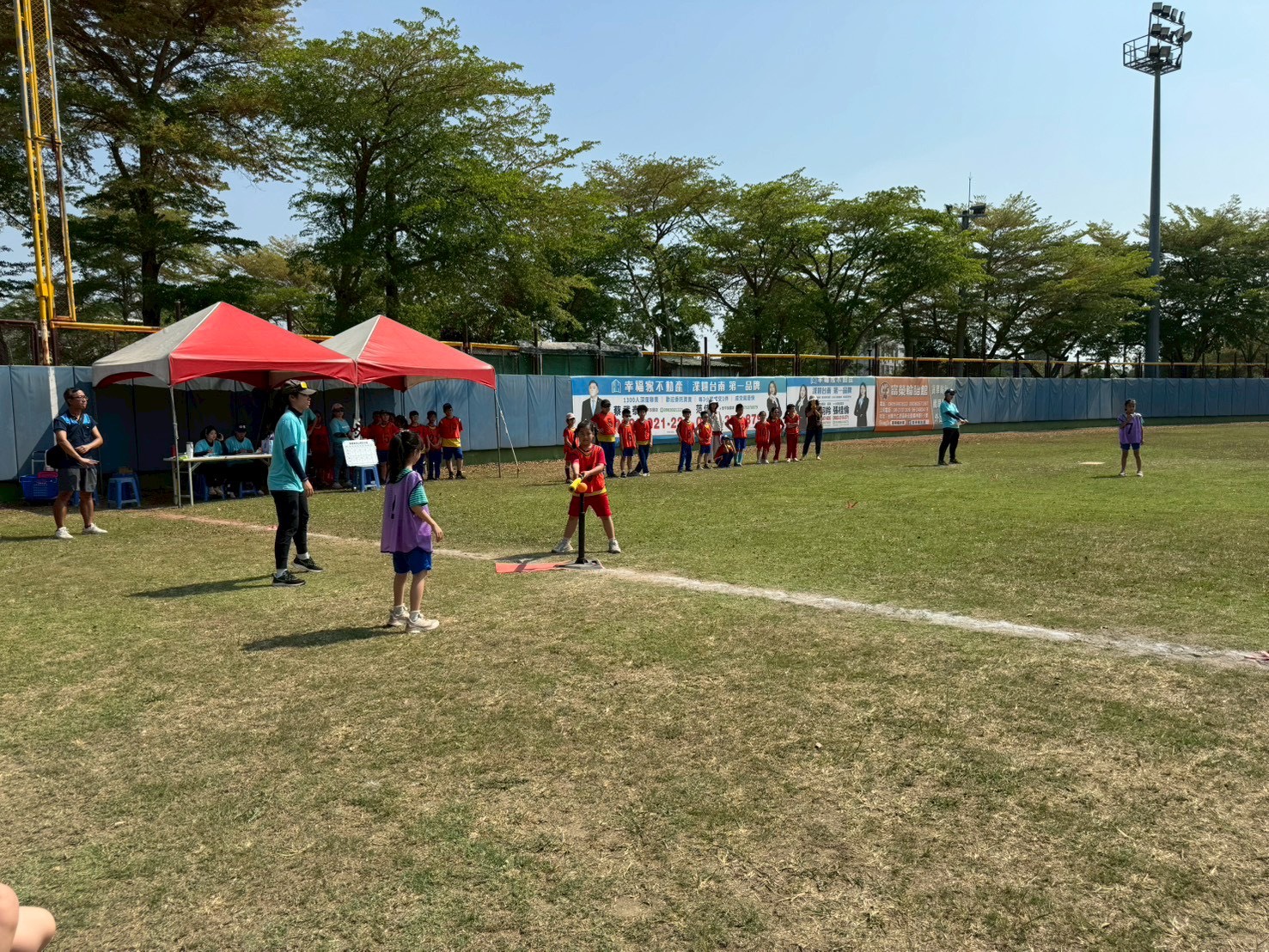 趣味競技凝聚班級向心力   臺南市115年國中小樂樂棒球錦標賽熱鬧登場