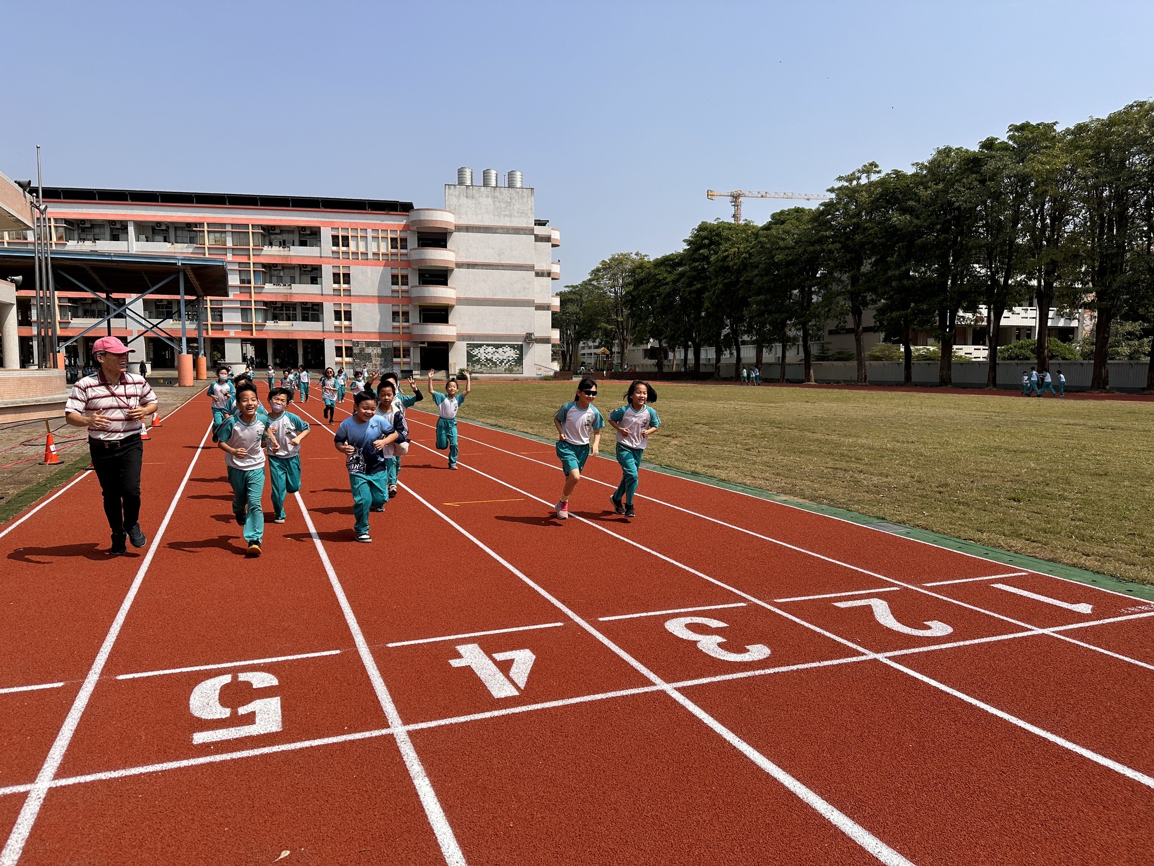 兒童節談教育與育兒環境  黃偉哲：比起補助競賽 給孩子穩固公平的起點更重要