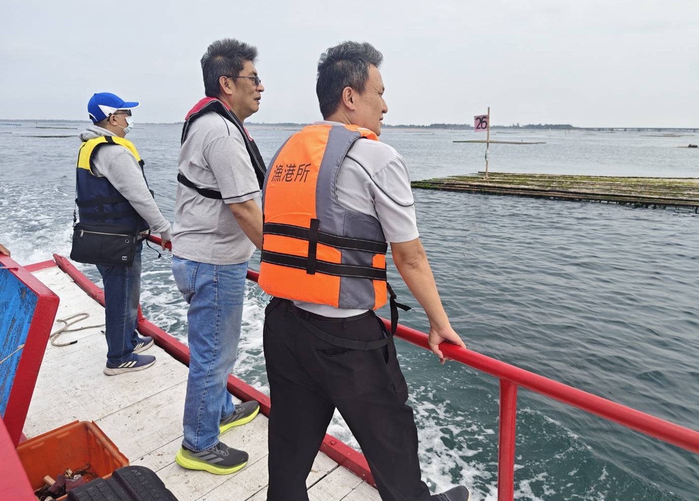 黃偉哲關心台南牡蠣養殖產業 推出蚵棚與保麗龍浮具改善方案