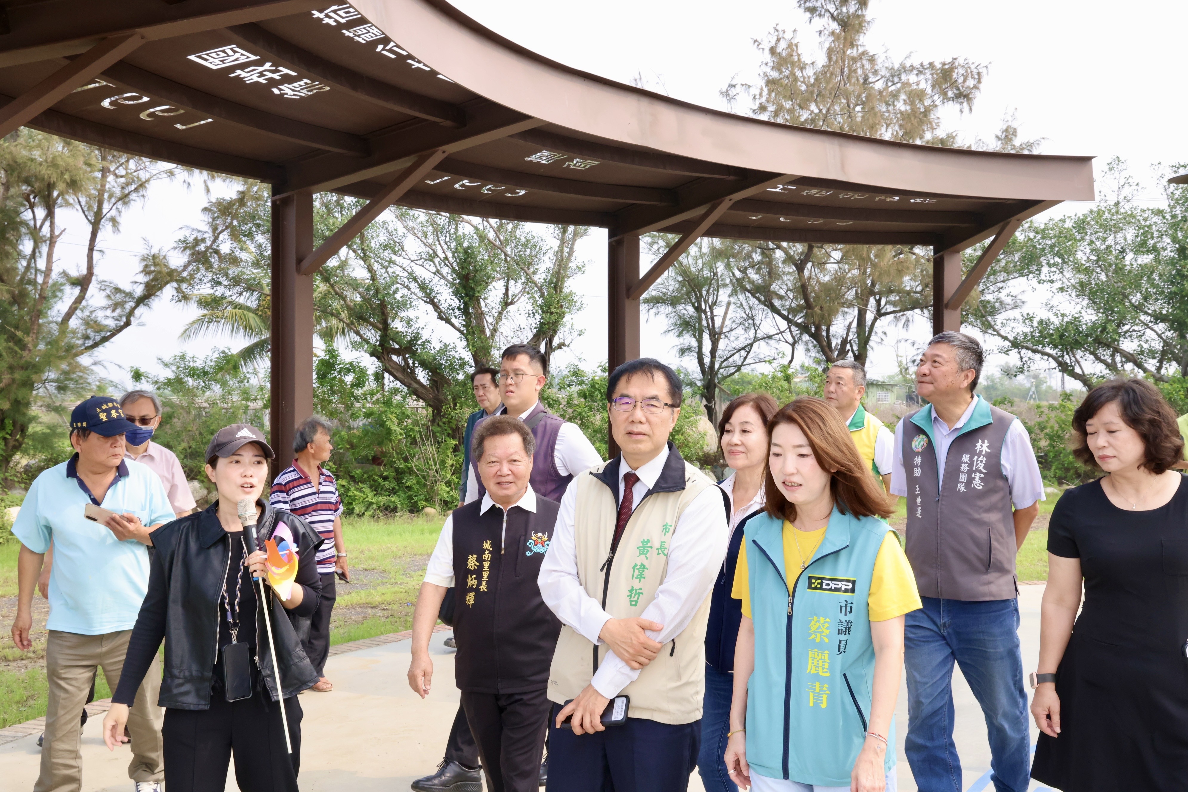 黃偉哲帶領小朋友開箱鄭成功紀念公園新遊具  打造安南區寓教於樂新亮點