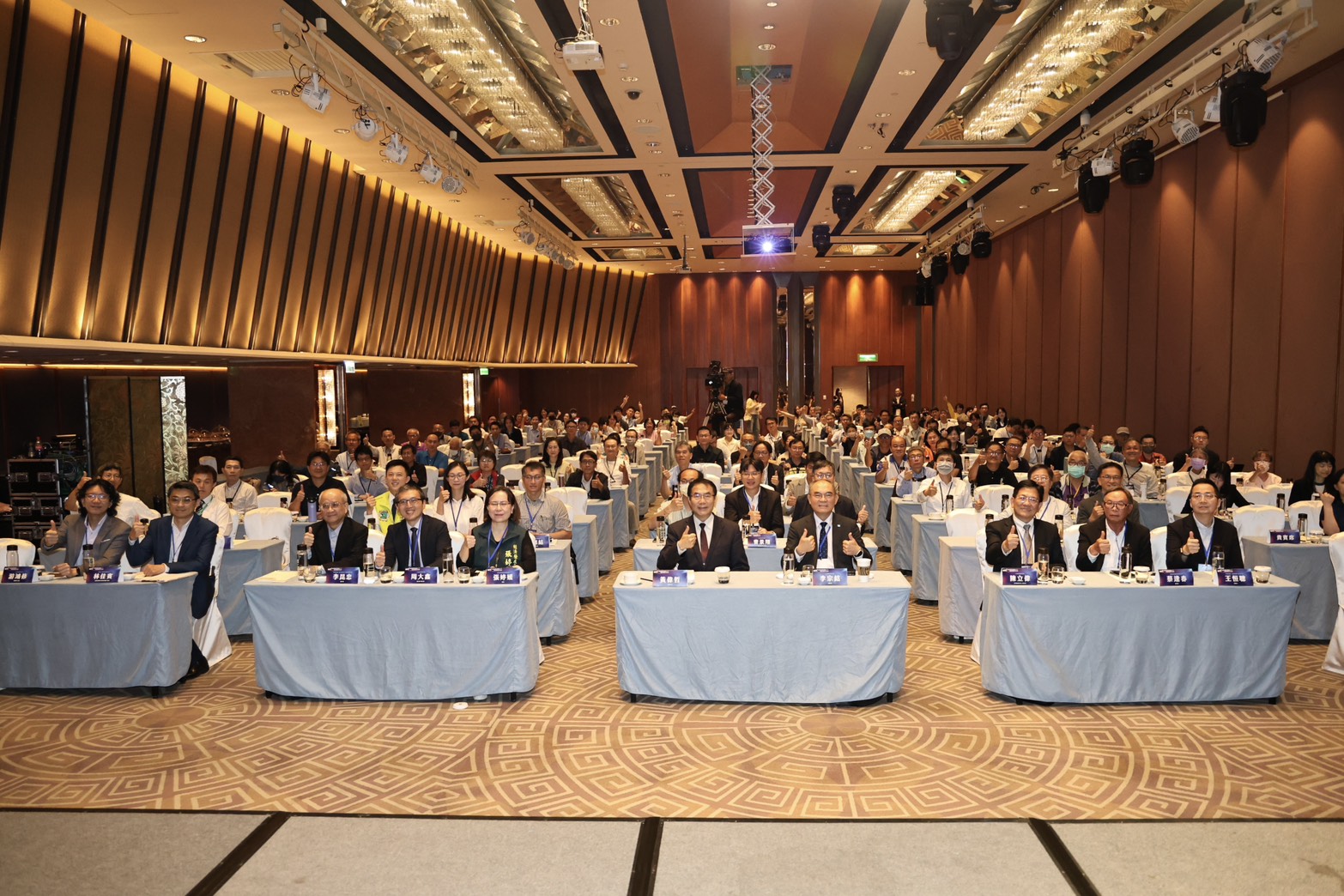 台南智慧機器人高峰論壇登場  黃偉哲：盼結合產官學研尋找南市關鍵定位