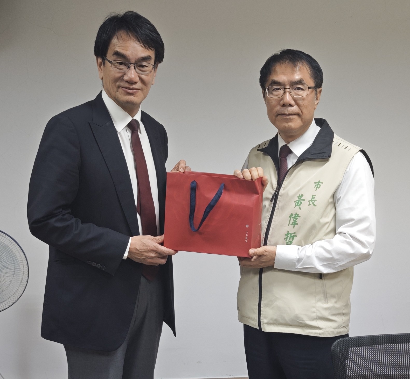 數發部長林宜敬南下拜會黃偉哲市長 攜手強化公務治理效率