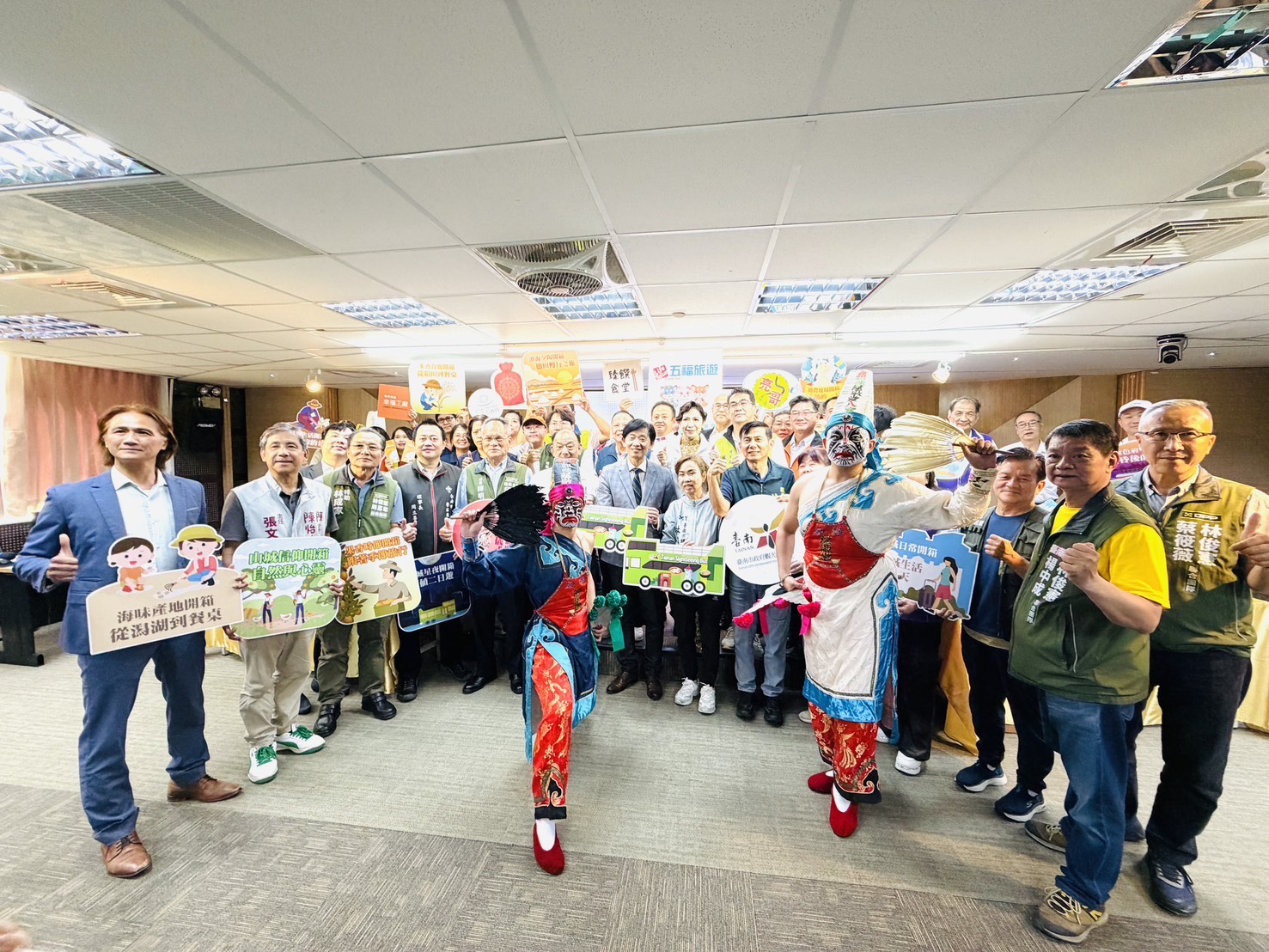 臺南雙層巴士主題遊程再升級！「城市尋寶開箱Go！」 開箱12條遊程  發掘臺南旅遊寶藏