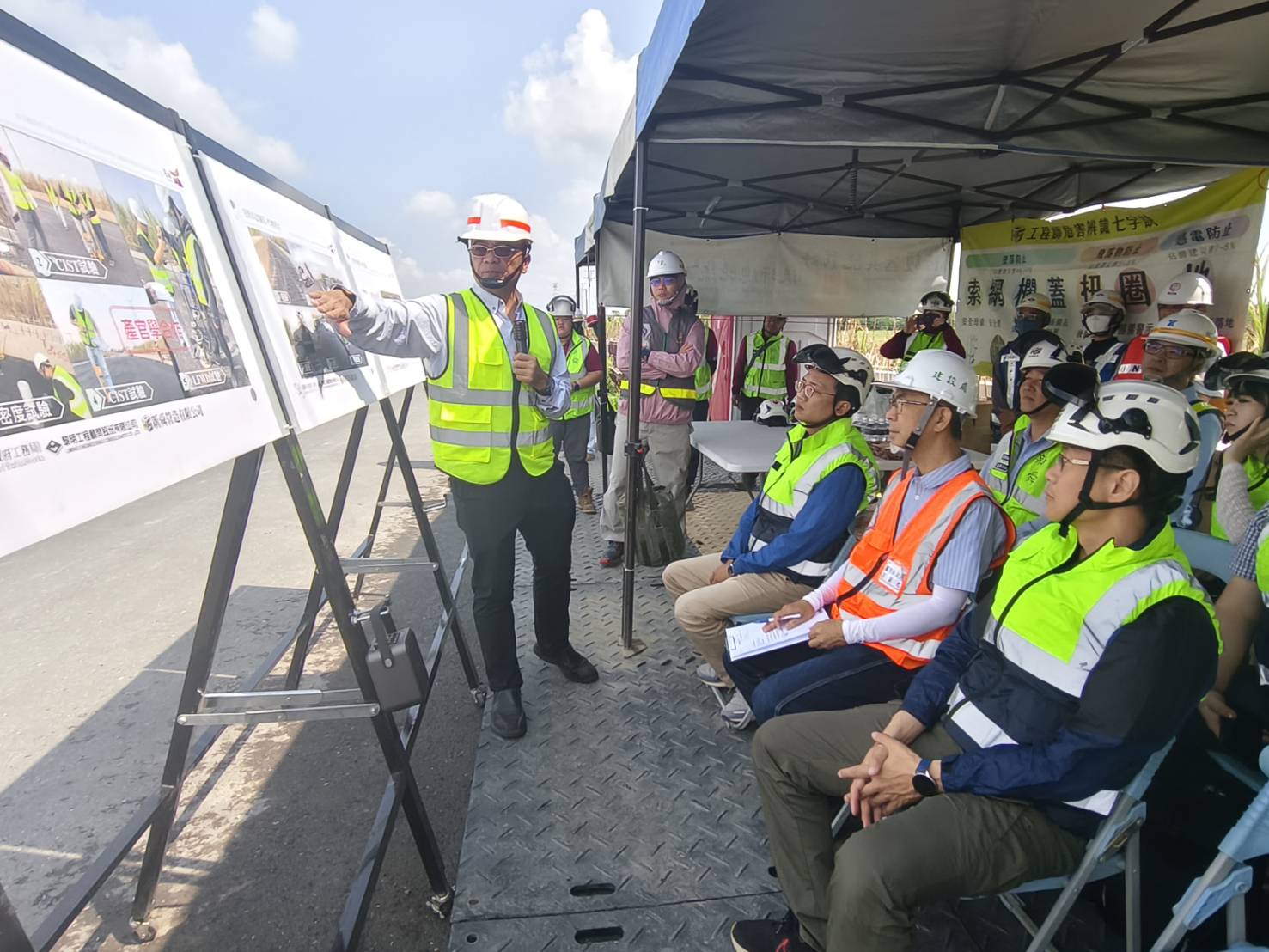 瀝青刨除料回填去化落實循環經濟      嘉義縣政府取經南121線道路拓寬工程應用情形
