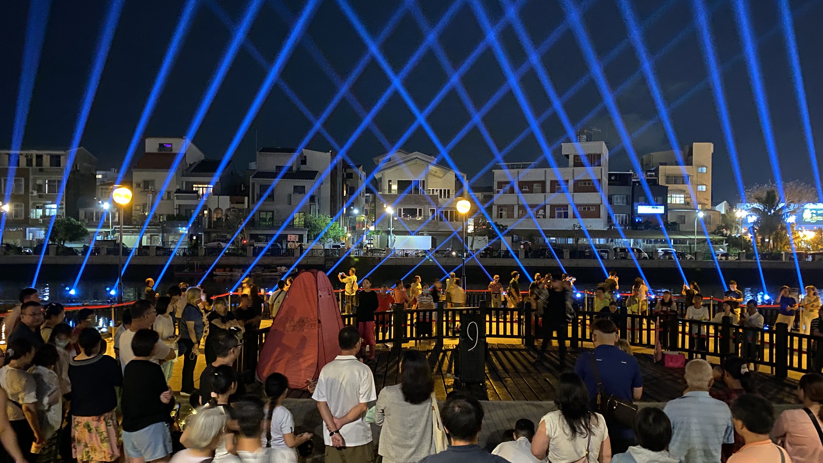 百年運河水岸燈光展演 已吸引逾1.5萬人次造訪  歡迎市民朋友把握最後三天體驗精彩演出