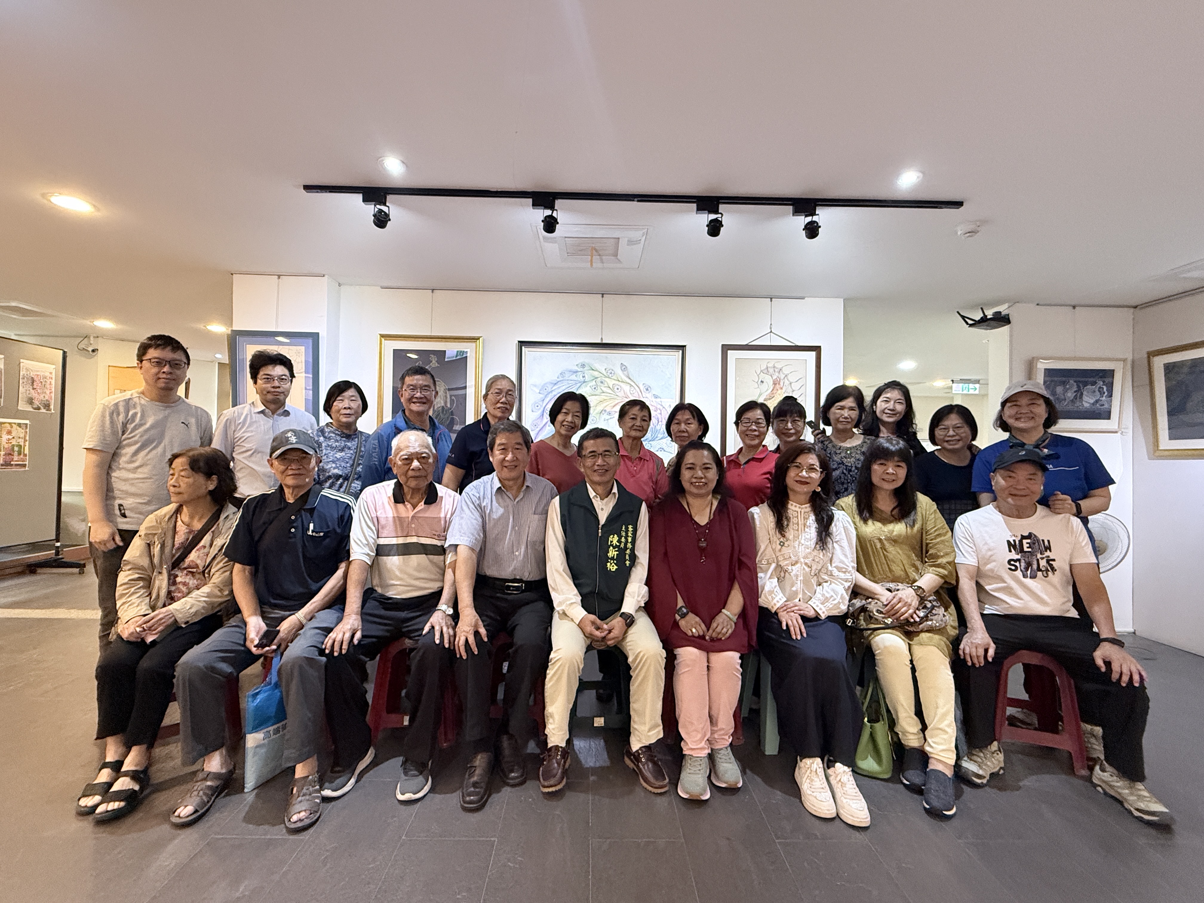 南瀛客家文化會館「纏繞靜心 禪繞之美」林玉雪禪繞畫師生展開幕