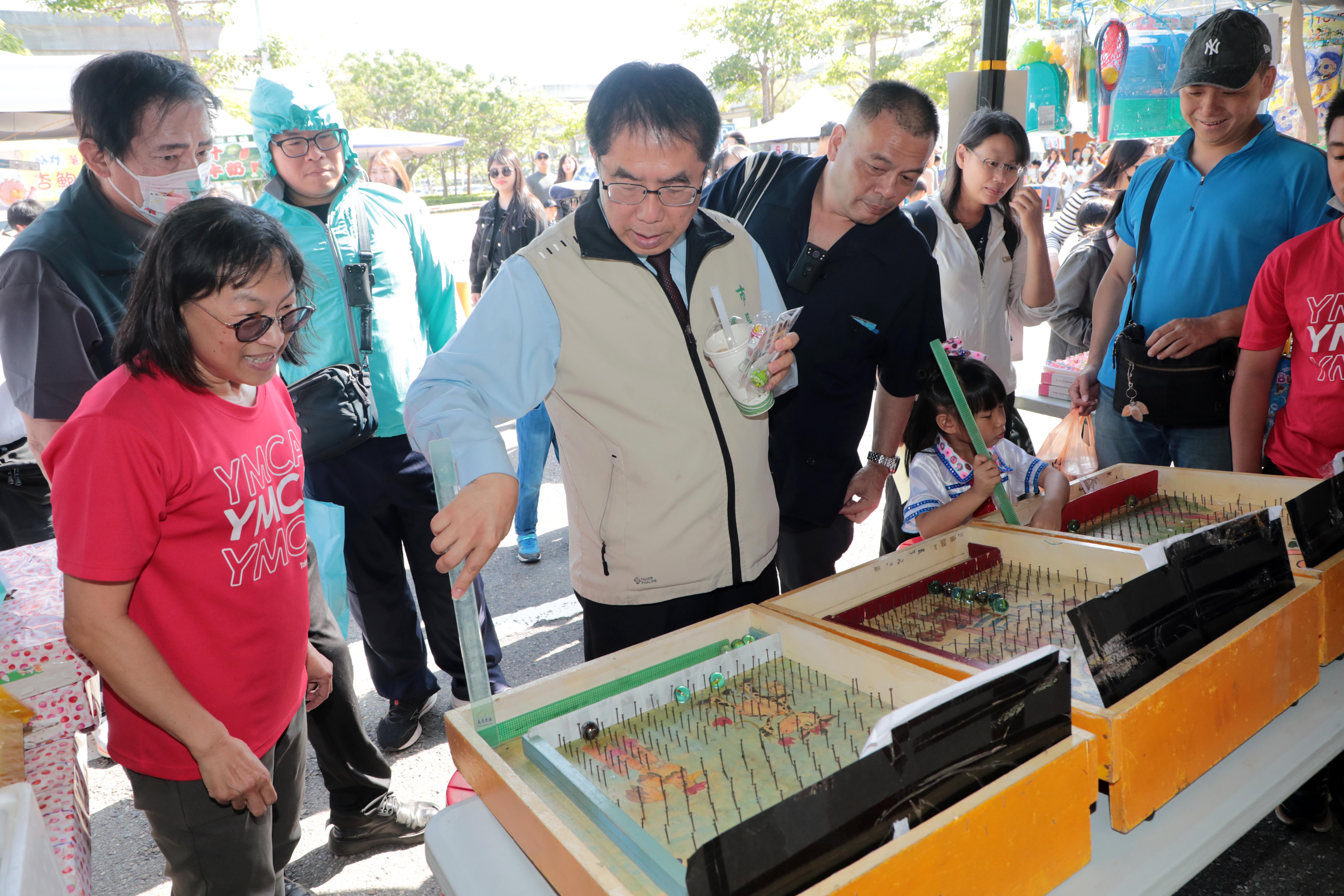 台南YMCA迎來71週年「愛與希望園遊會暨親子闖關活動」 黃偉哲邀以行動支持公益