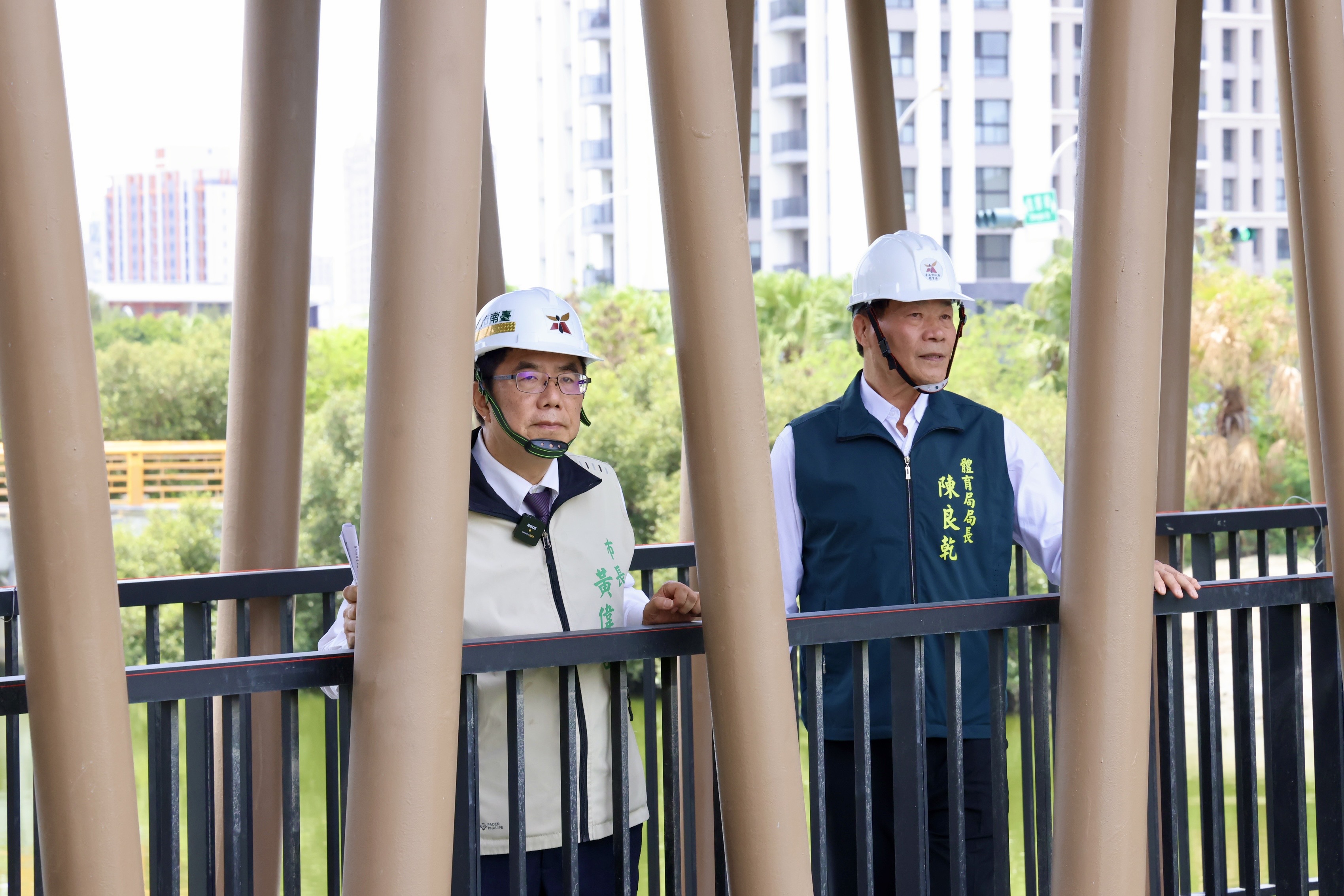 安南全民運動館完工倒數  黃偉哲視察強調兼顧全齡運動與文化意象