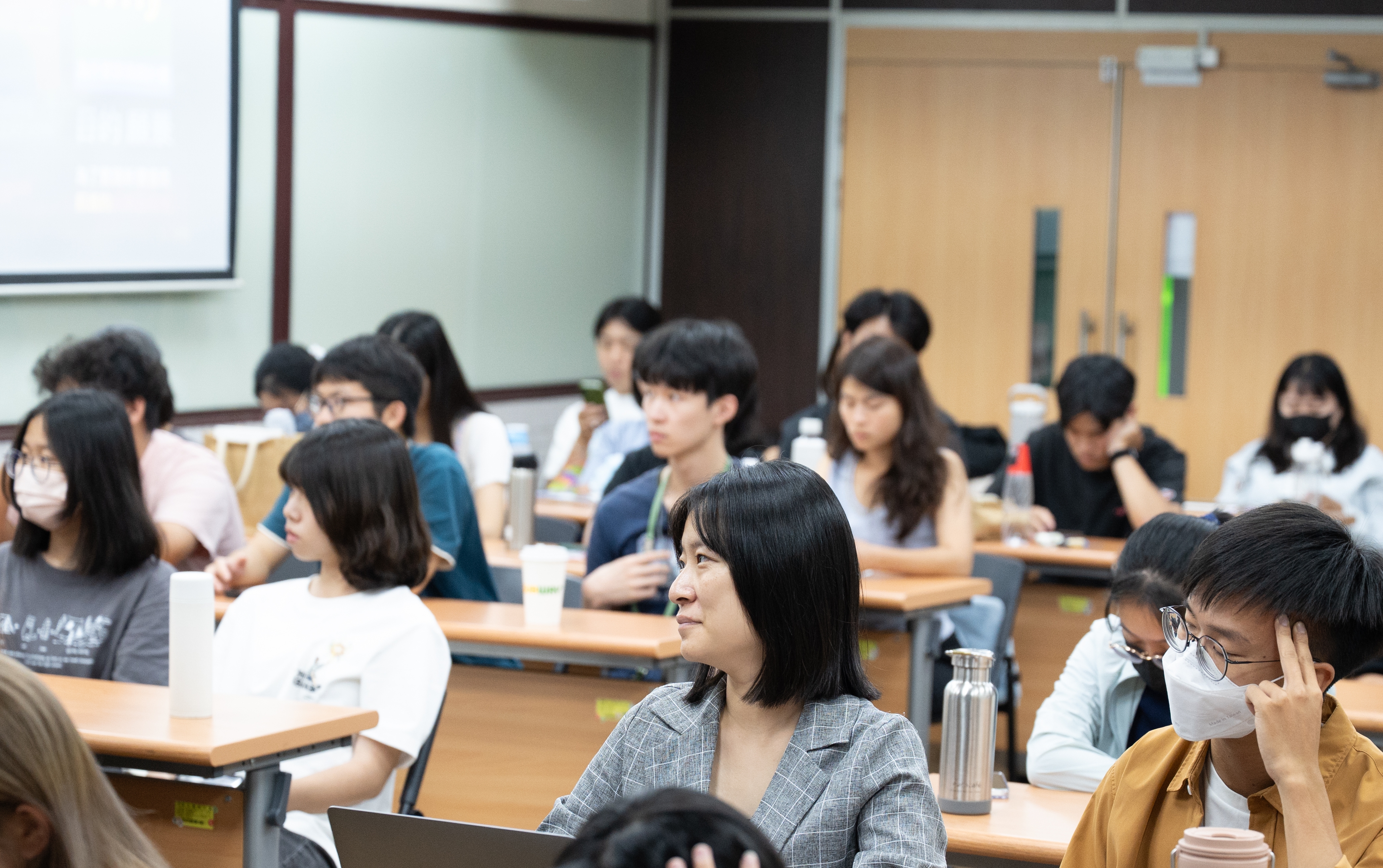 黃偉哲提醒徵件倒數3天 提案工作坊助青年創意變行動搶攻10萬元
