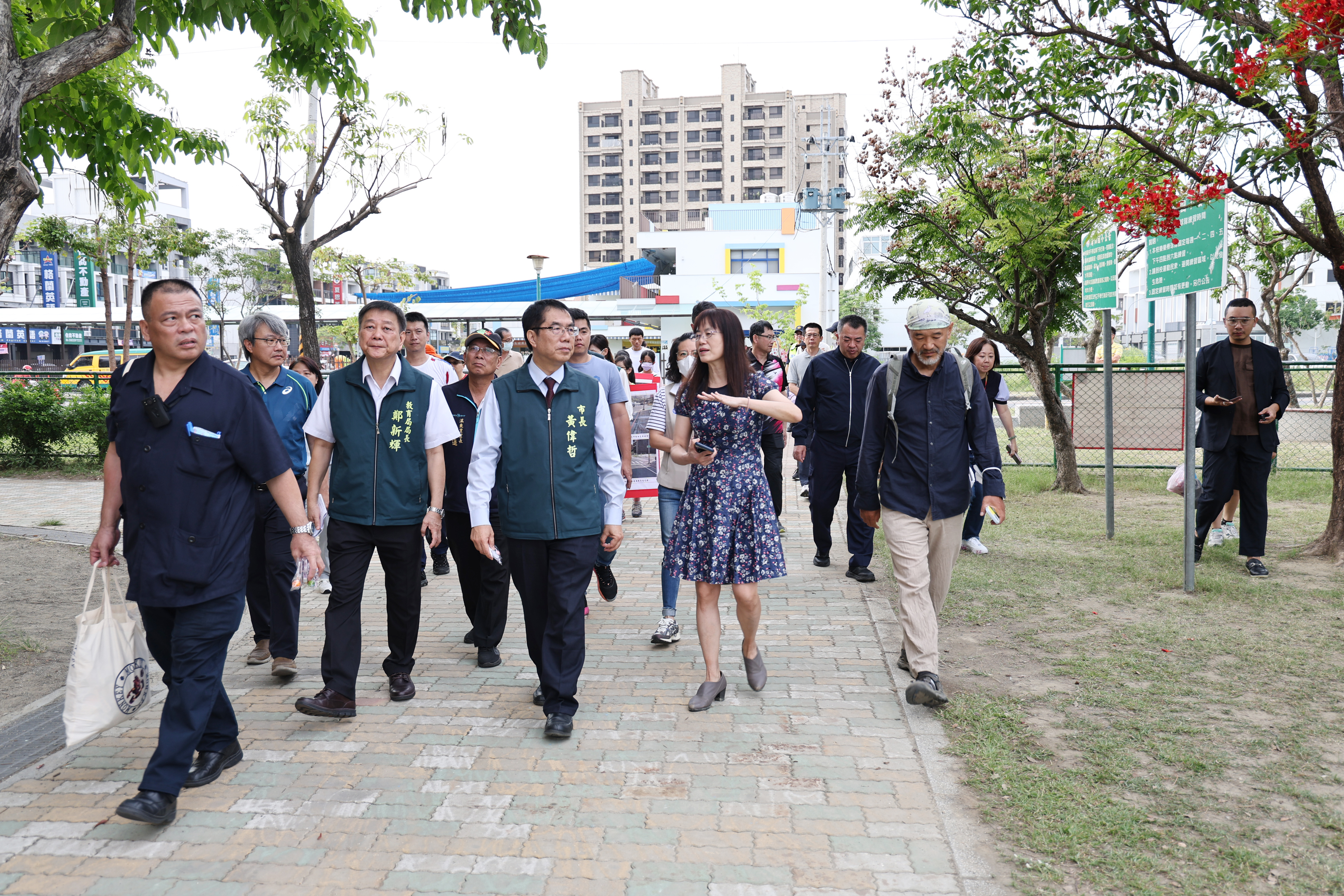 海佃國小通學步道再優化  黃偉哲：任內已優化102校  盼持續打造安全通學環境