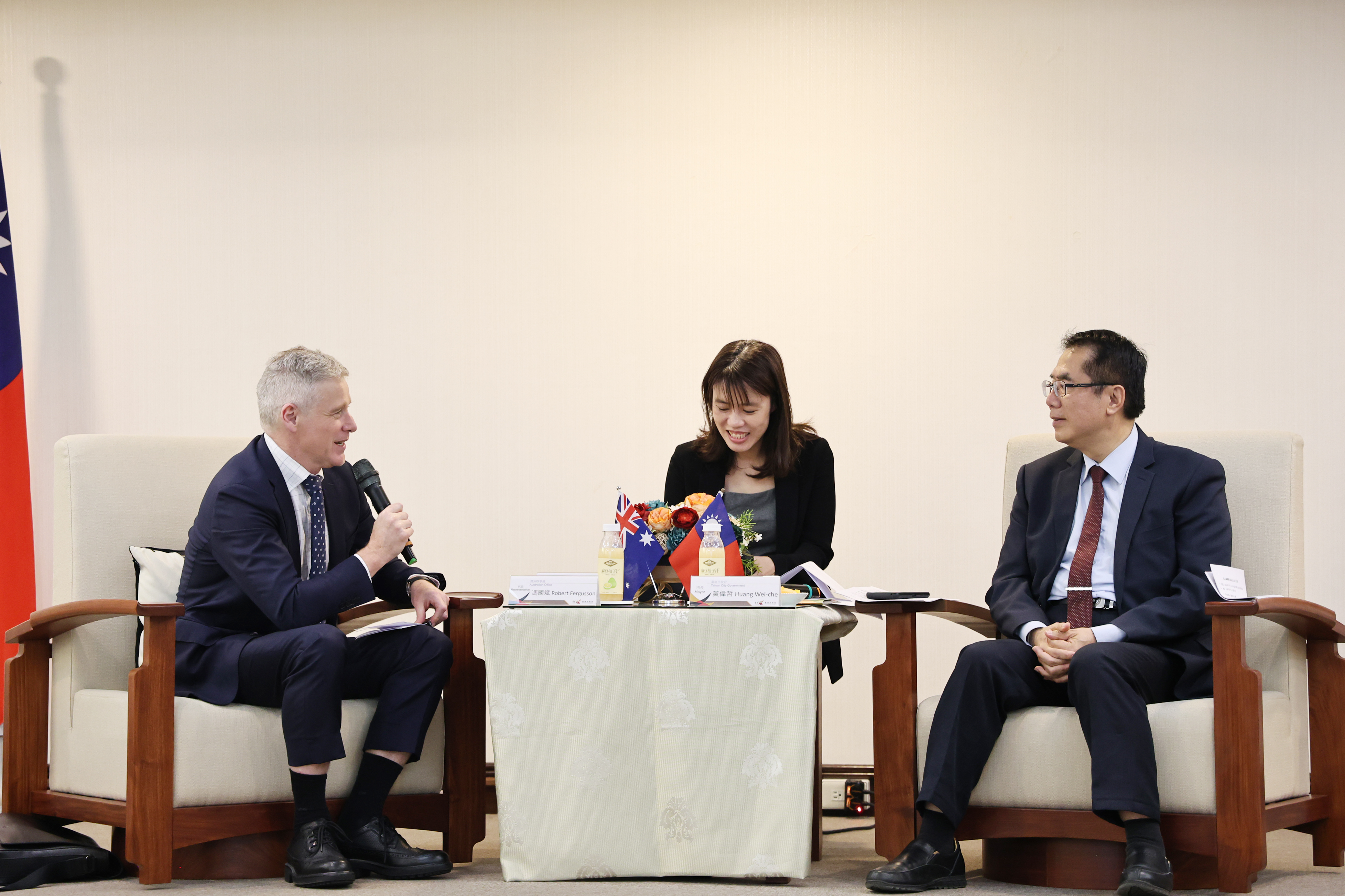 澳洲駐台代表馮國斌拜會黃偉哲　盼深化多元領域合作交流