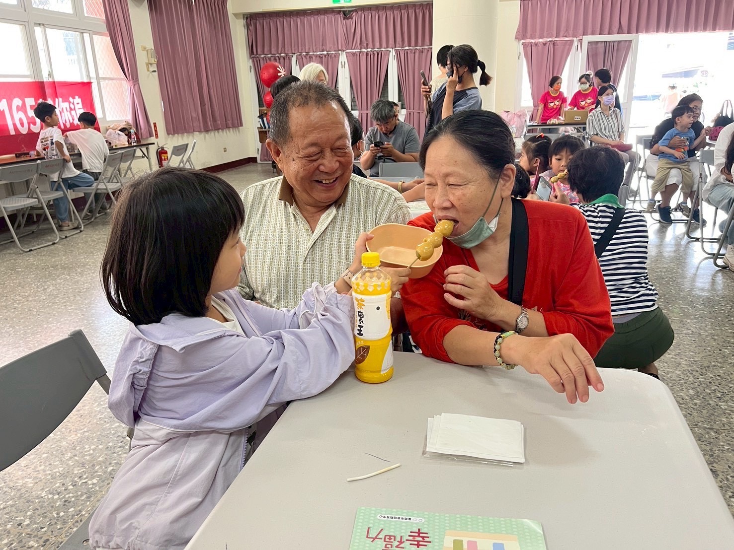 南市家教中心舉辦多元活動，陪伴母親節，讓家庭更靠近