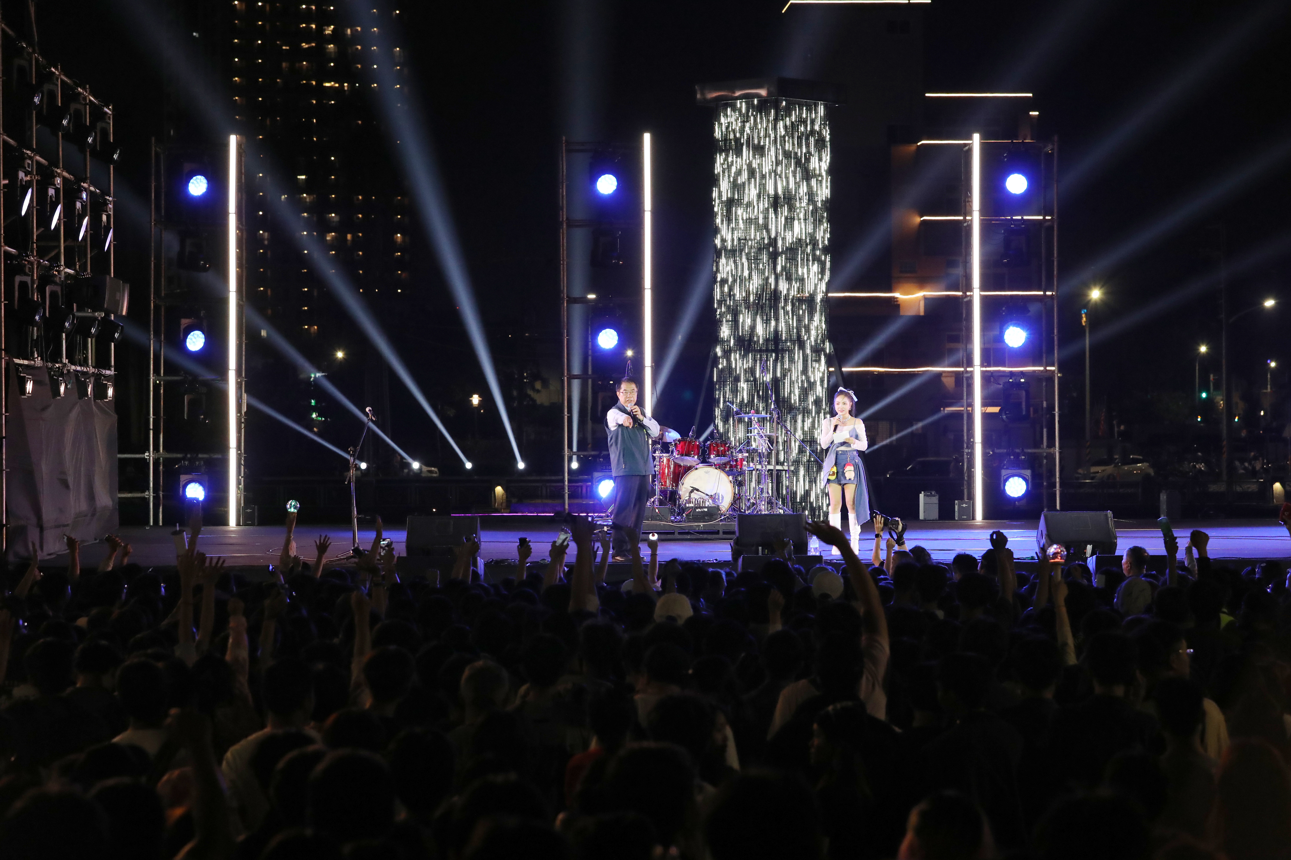 運河百年戶外音樂祭3.5萬人次High翻現場 黃偉哲邀全民共度五一連假