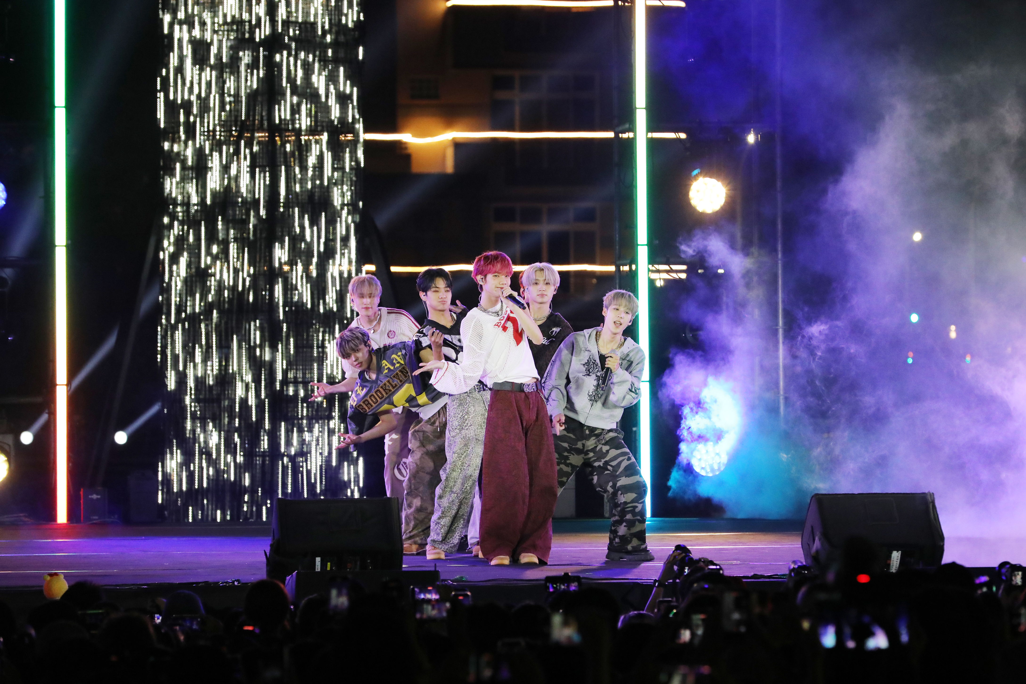 運河百年戶外音樂祭3.5萬人次High翻現場 黃偉哲邀全民共度五一連假