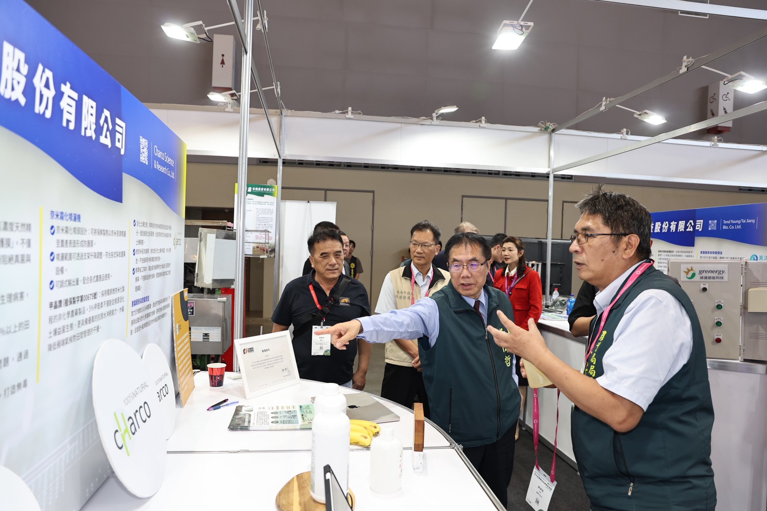 亞太農業技術展台南登場 黃偉哲現身智慧農業館與業者交流科技實力