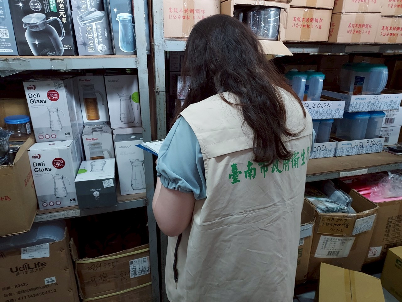 南市府跨局處聯合稽查市售不鏽鋼餐具，確保產品安全合格